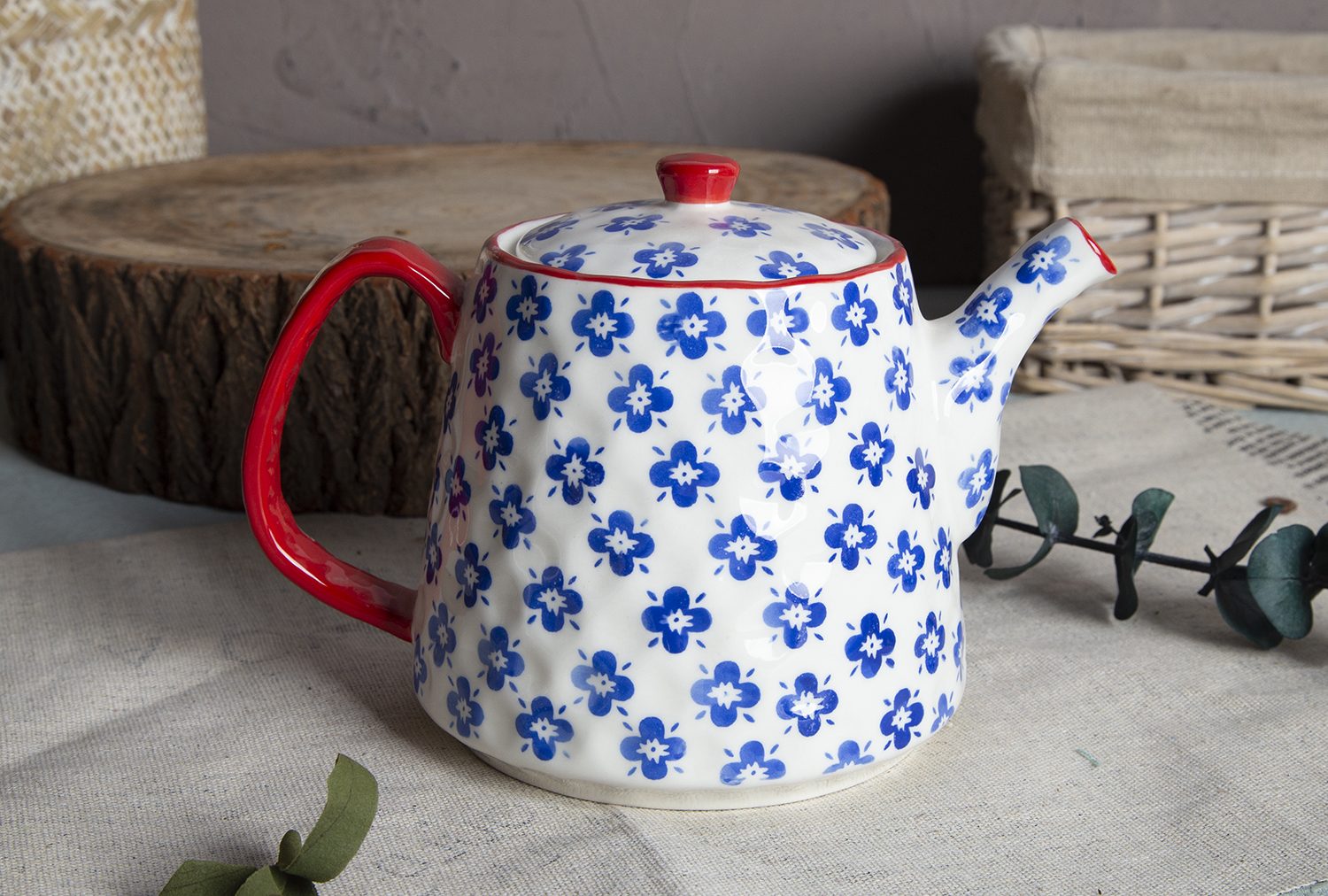 CHANGSHA HAPPY GO Ceramic Tea Pots with Under-glaze Screen Printing & Decal Designs | happygodinnerware.com
