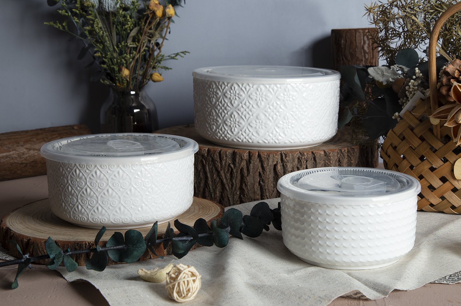 CHANGSHA HAPPY GO Embossed Ceramic Storage Bowls with Lids | happygodinnerware.com