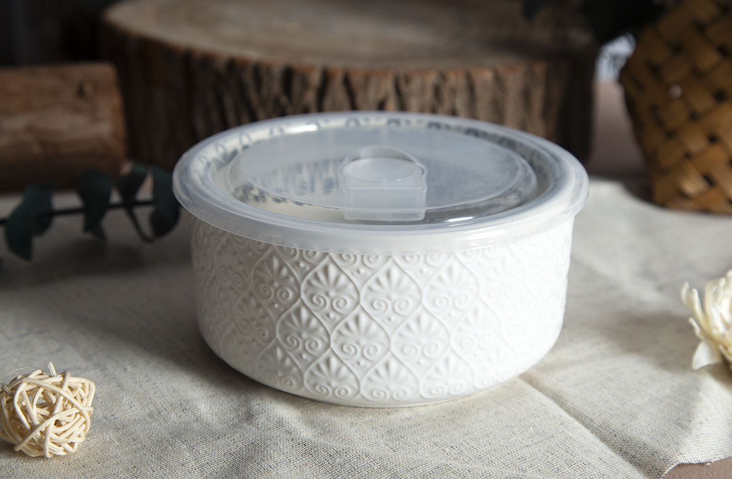 CHANGSHA HAPPY GO Embossed Ceramic Storage Bowls with Lids | happygodinnerware.com