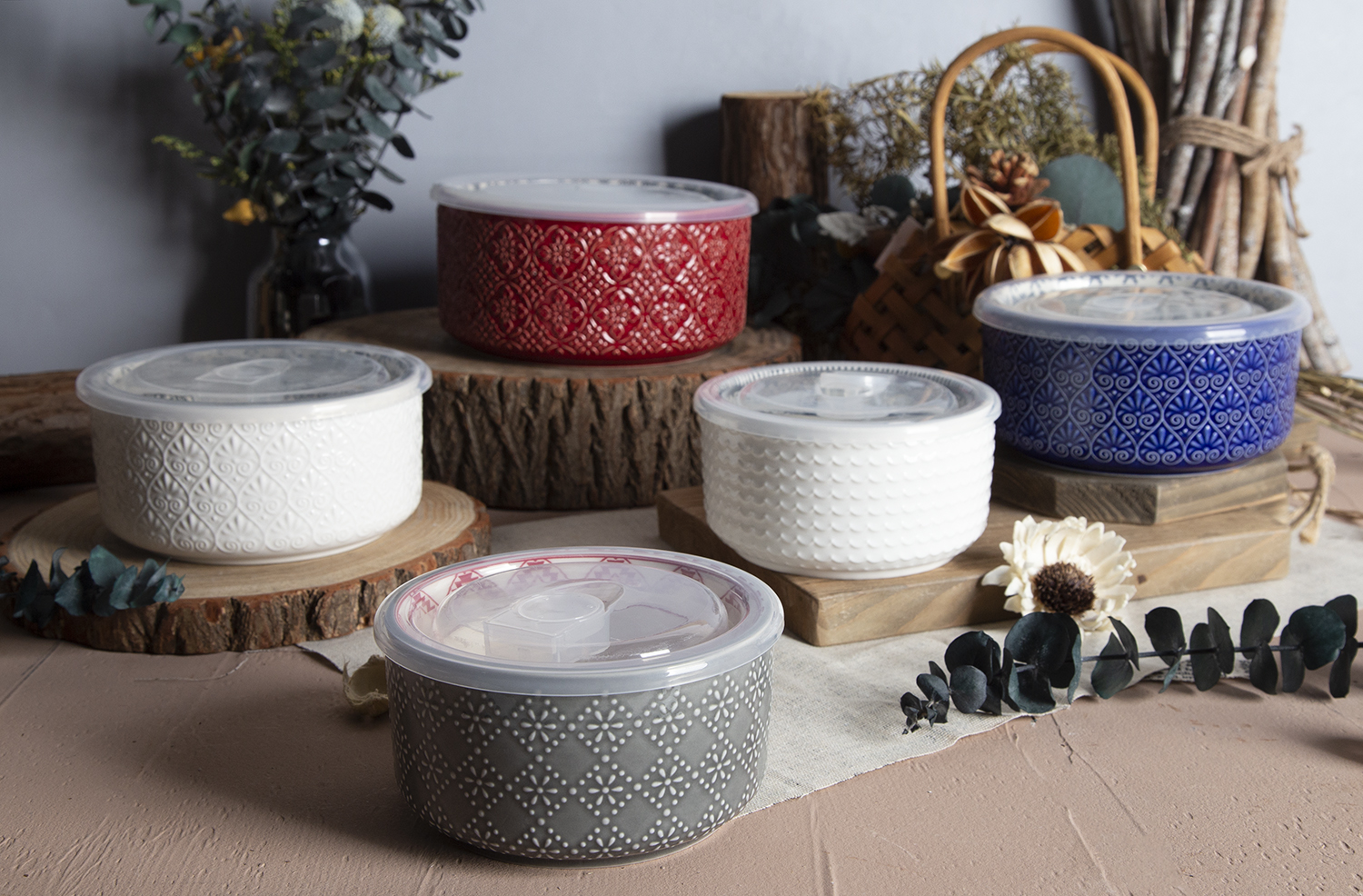 CHANGSHA HAPPY GO Embossed Ceramic Storage Bowls with Lids | happygodinnerware.com