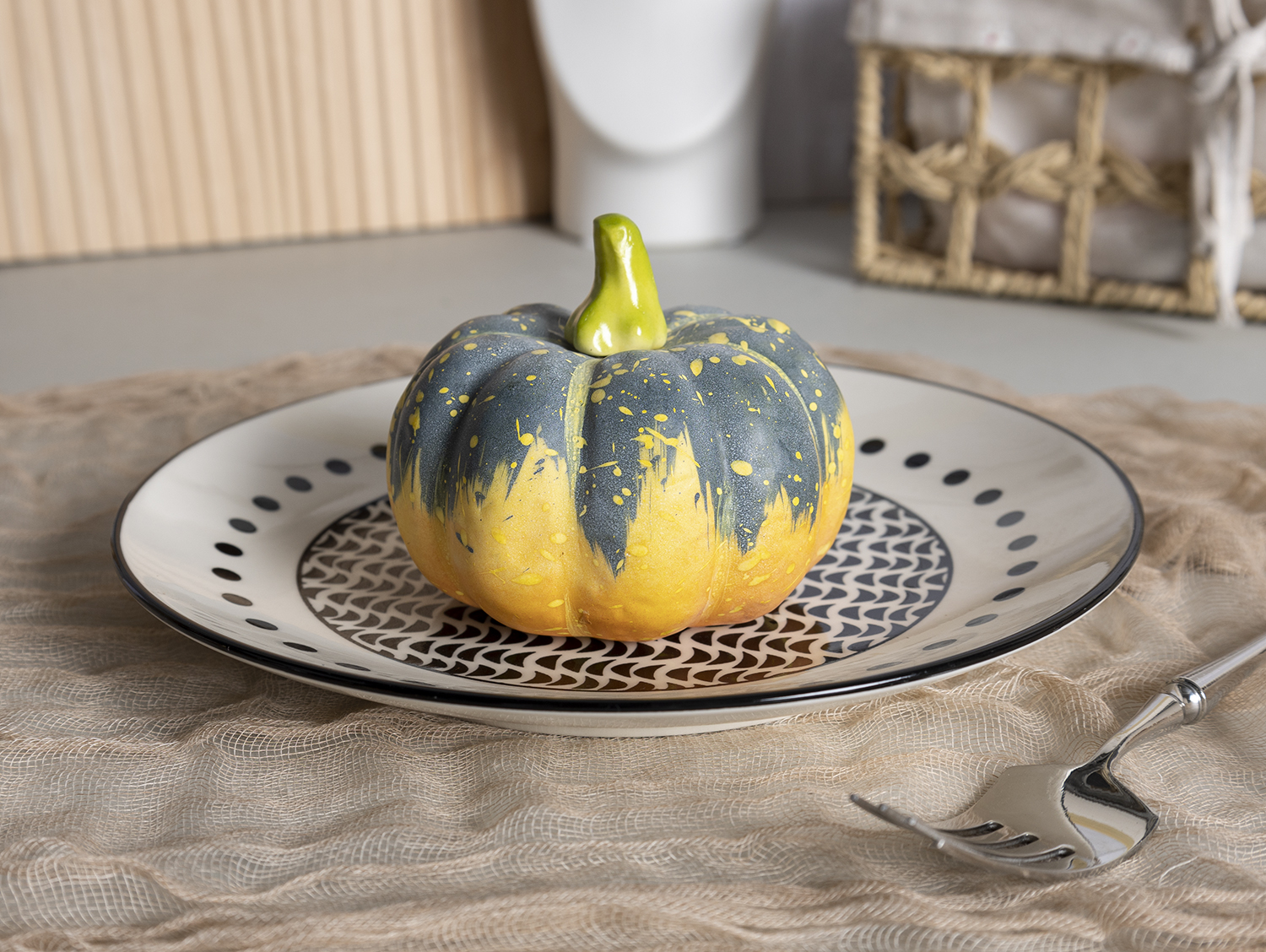 CHANGSHA HAPPY GO Abstract Face Art Stoneware Tea and Dinnerware Set with Monochrome Decals |happygodinnerware.com