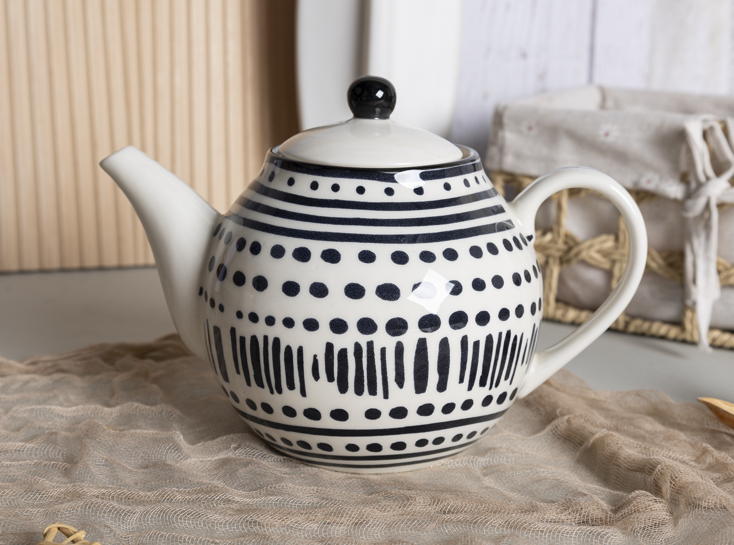 CHANGSHA HAPPY GO Abstract Face Art Stoneware Tea and Dinnerware Set with Monochrome Decals |happygodinnerware.com