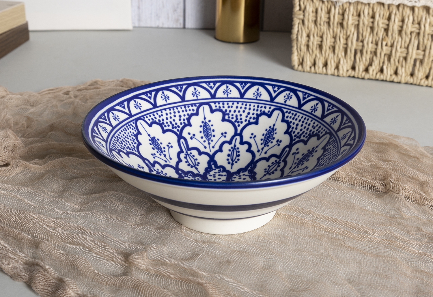 CHANGSHA HAPPY GO Vintage Blue and White Floral Decal Stoneware Bowl and Plate Set with Classic Mediterranean Pattern |happygodinnerware.com