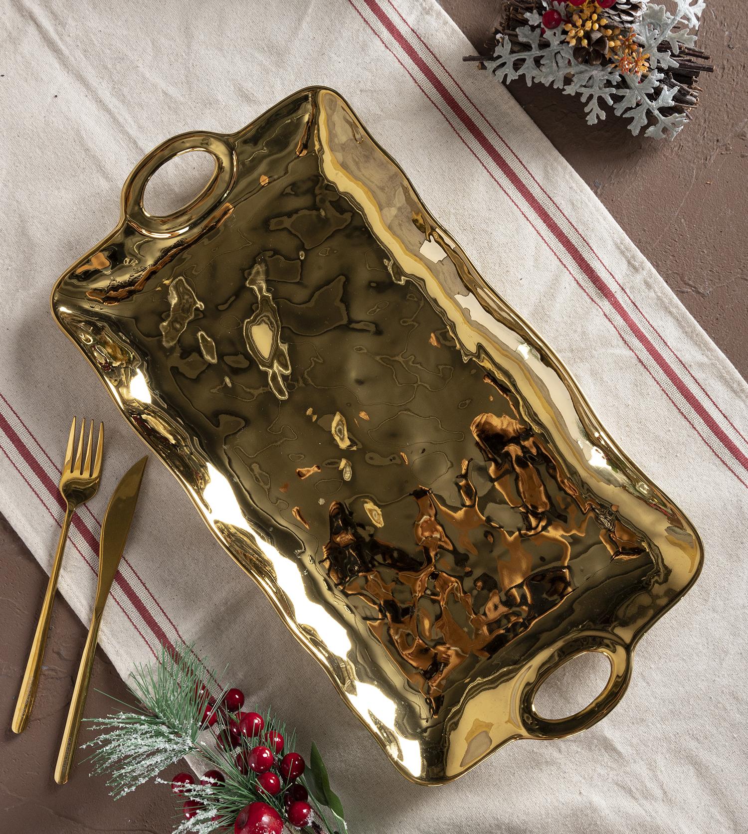 CHANGSHA HAPPY GO Full Electroplated Gold High-Gloss Bone China Serving Tray Set for Premium Banquets and Decorative Displays |happygodinnerware.com