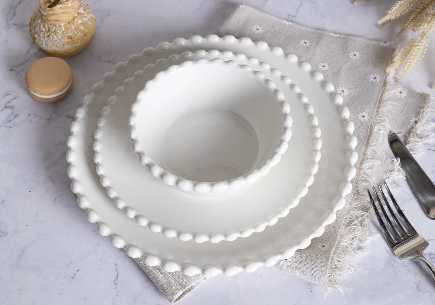 CHANGSHA HAPPY GO  Elegant Embossed New Bone China Dinner Set with Pearl-Inspired Beaded Rim in Classic White |happygodinnerware.com