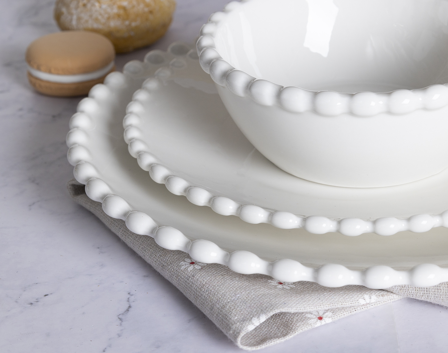 CHANGSHA HAPPY GO  Elegant Embossed New Bone China Dinner Set with Pearl-Inspired Beaded Rim in Classic White |happygodinnerware.com