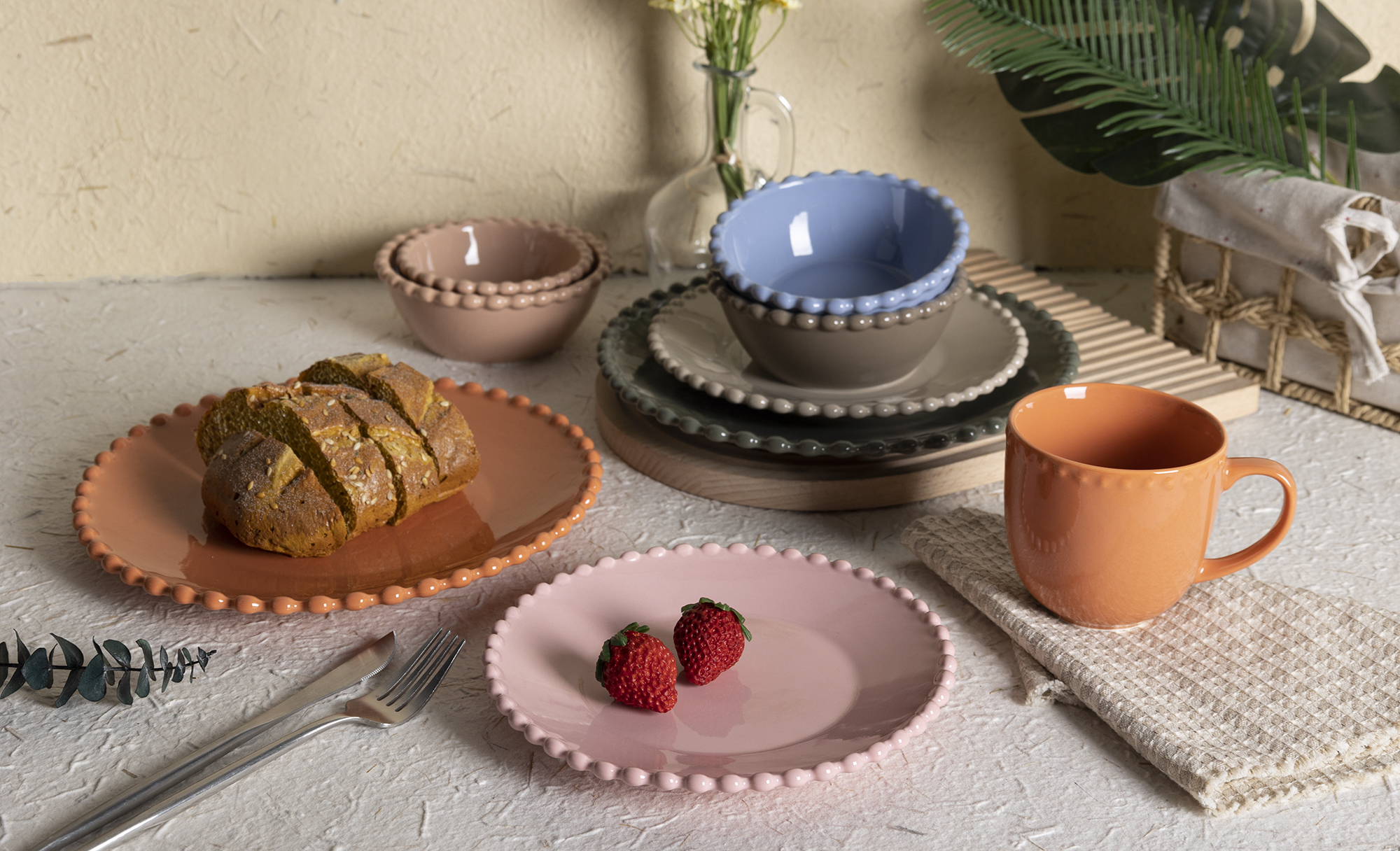 CHANGSHA HAPPY GO  Colorful Embossed Rim New Bone China Dinnerware Set with Glossy Glaze and Beaded Edge Accents |Dopamine Series Ceramics  |happygodinnerware.com