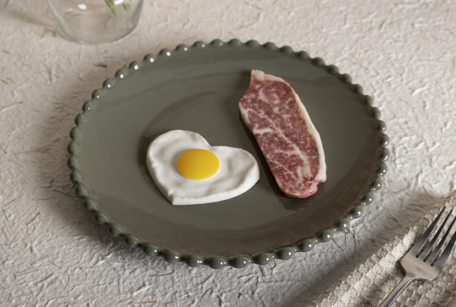 CHANGSHA HAPPY GO  Colorful Embossed Rim New Bone China Dinnerware Set with Glossy Glaze and Beaded Edge Accents |Dopamine Series Ceramics  |happygodinnerware.com