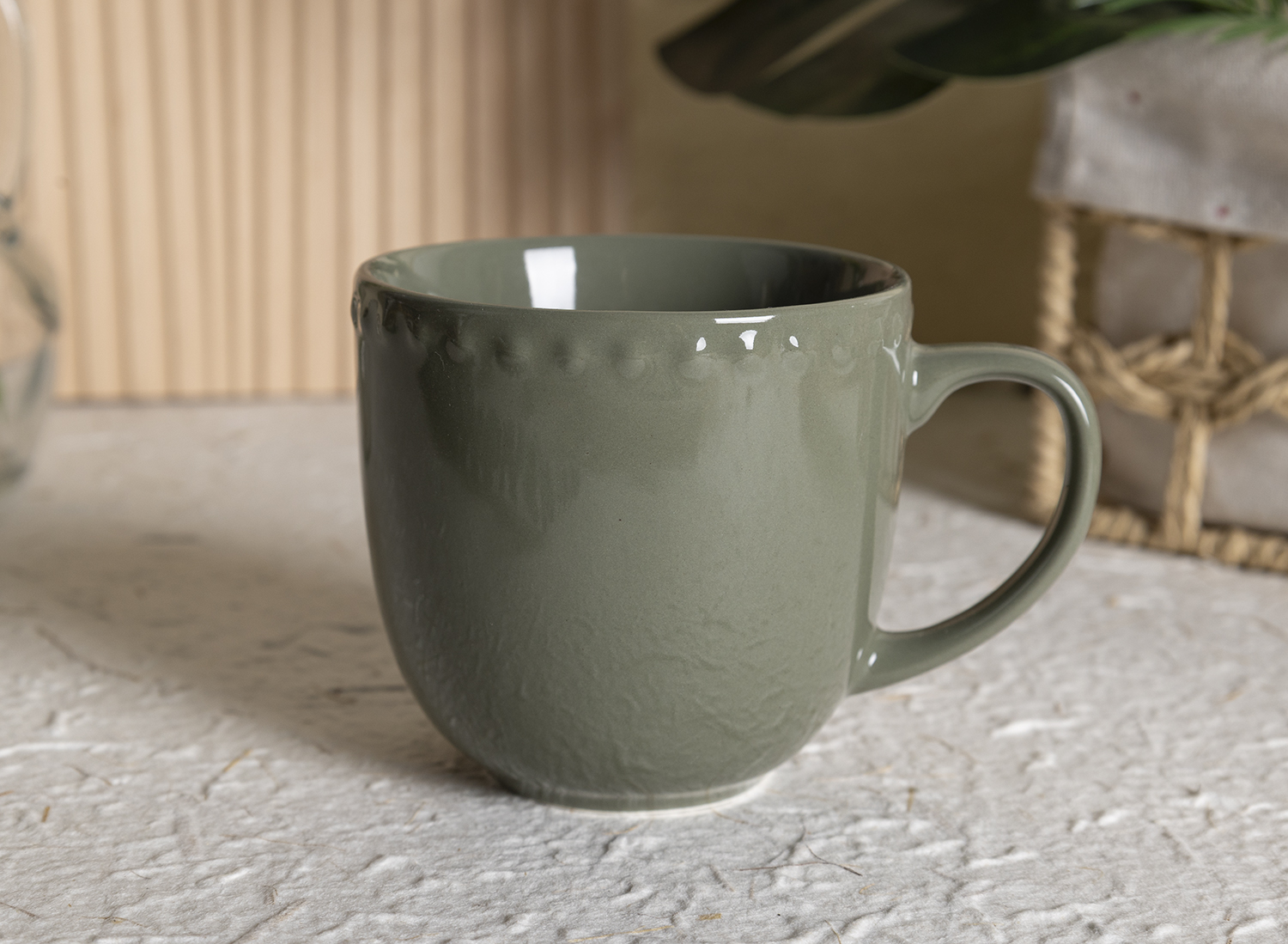 CHANGSHA HAPPY GO  Colorful Embossed Rim New Bone China Dinnerware Set with Glossy Glaze and Beaded Edge Accents |Dopamine Series Ceramics  |happygodinnerware.com