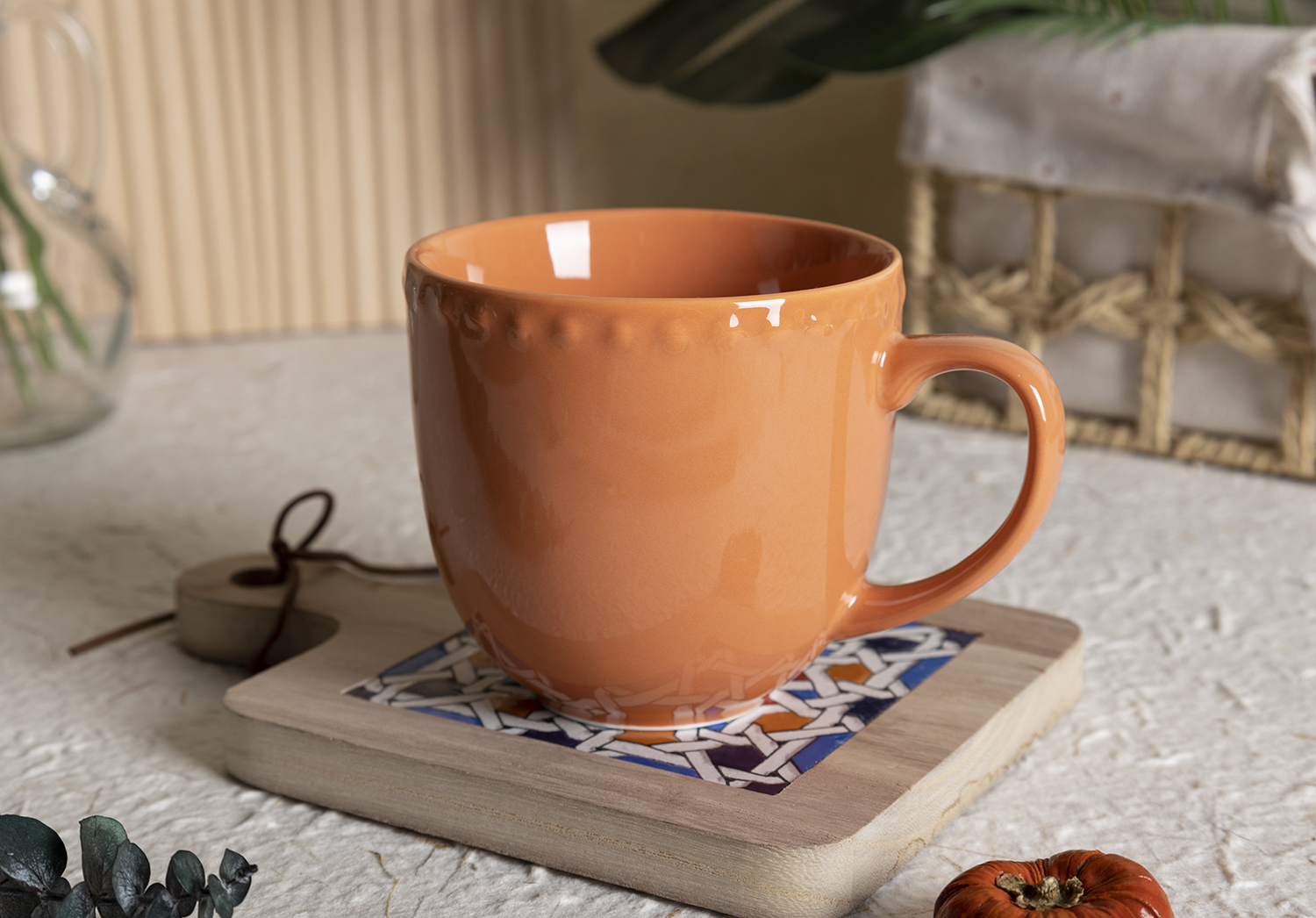 CHANGSHA HAPPY GO  Colorful Embossed Rim New Bone China Dinnerware Set with Glossy Glaze and Beaded Edge Accents |Dopamine Series Ceramics  |happygodinnerware.com