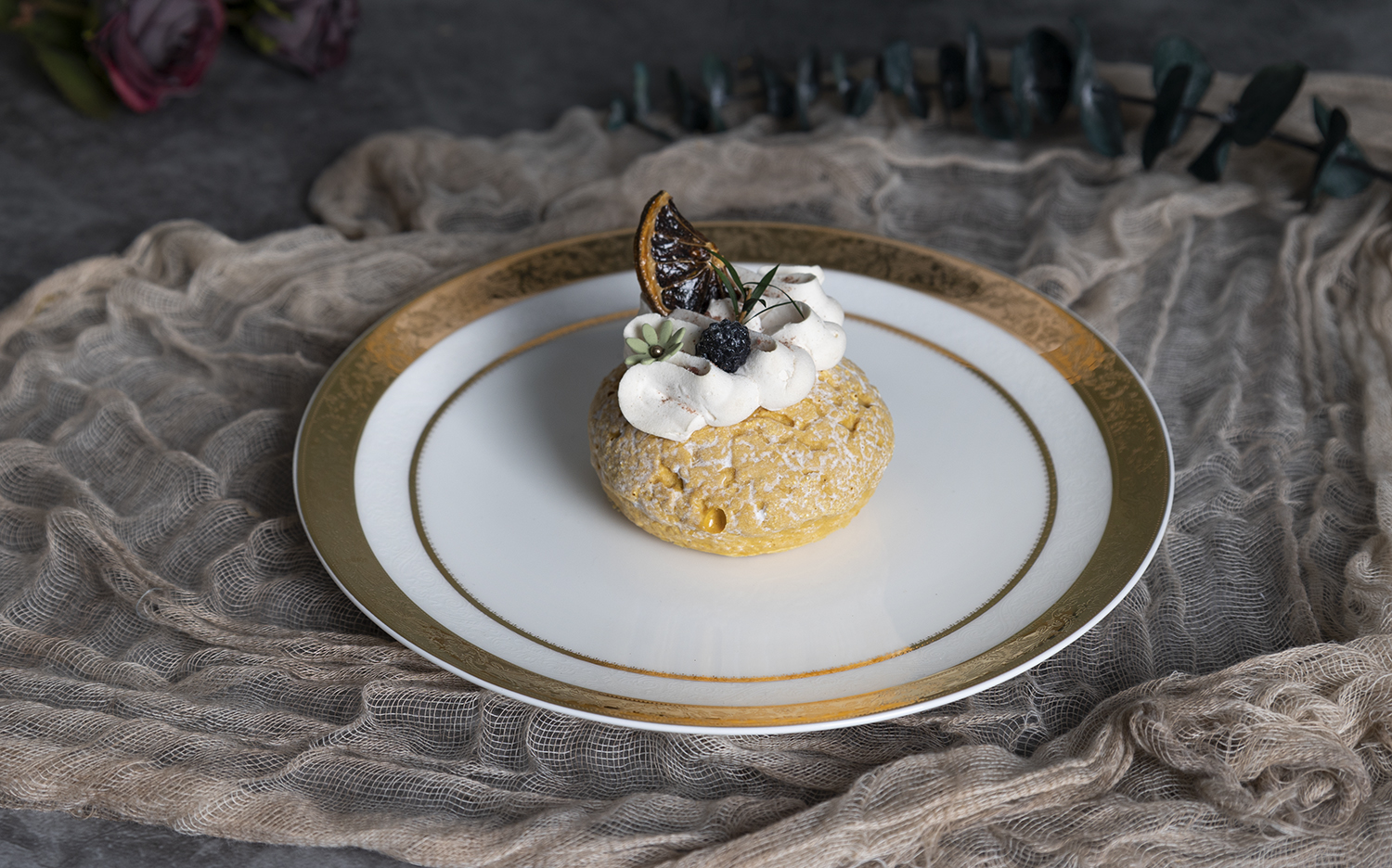 CHANGSHA HAPPY GO  Luxury Bone China Dinnerware Set with Elegant Embossed Gold Rim and Classic White Finish |happygodinnerware.com