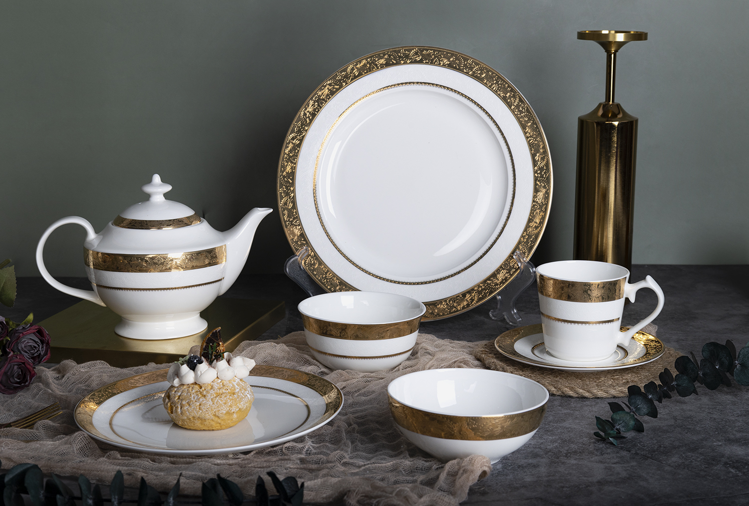CHANGSHA HAPPY GO  Luxury Bone China Dinnerware Set with Elegant Embossed Gold Rim and Classic White Finish |happygodinnerware.com