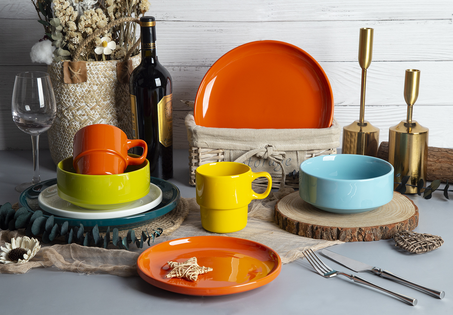 CHANGSHA HAPPY GO Vivid Glaze Embossed Porcelain Bowl & Plate Set | Bright Color Finish |Dopamine Series Ceramics|happygodinnerware.com