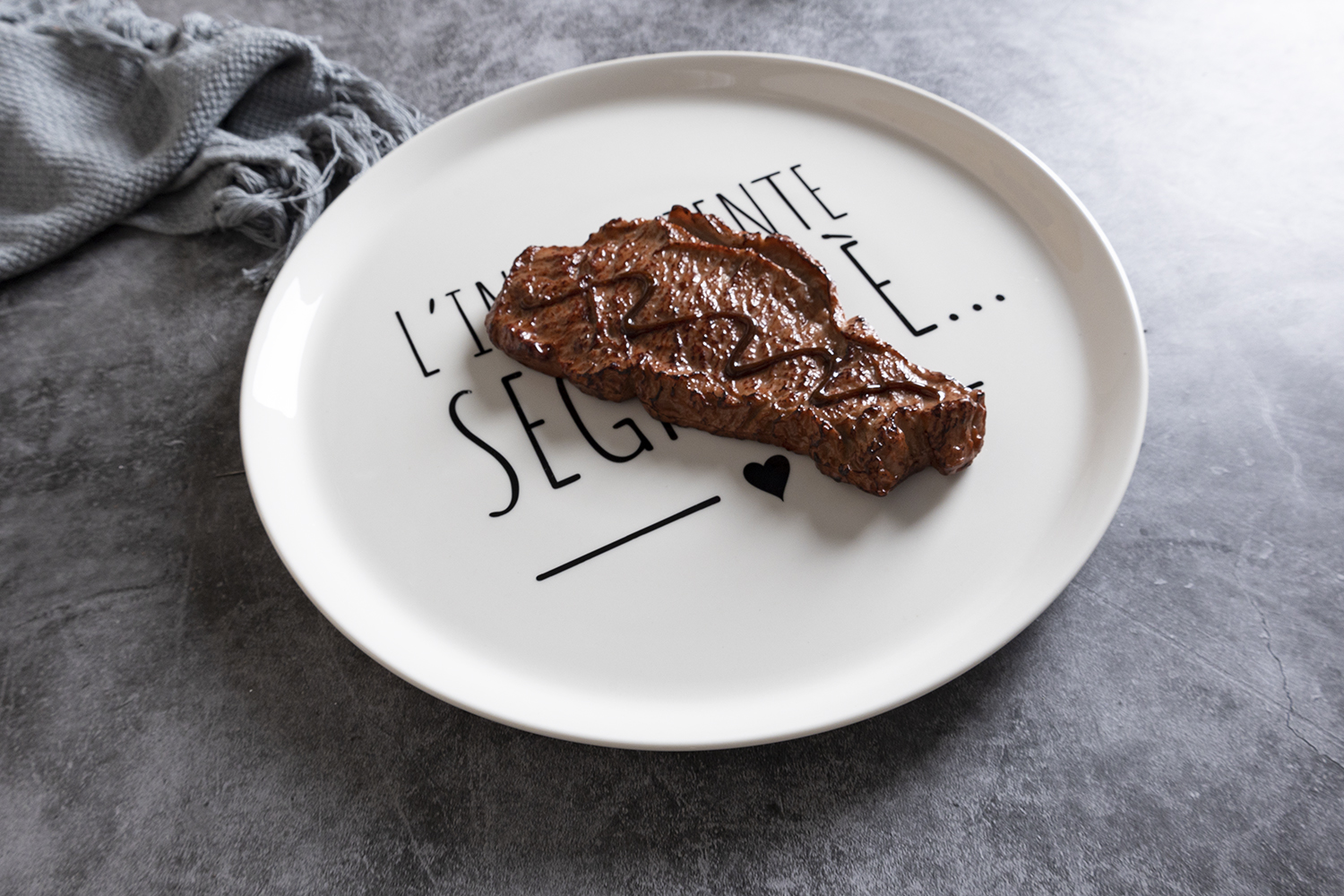 CHANGSHA HAPPY GO Buona La Pizza Bone China Plate Collection | Italian Typography Decal | happygodinnerware.com