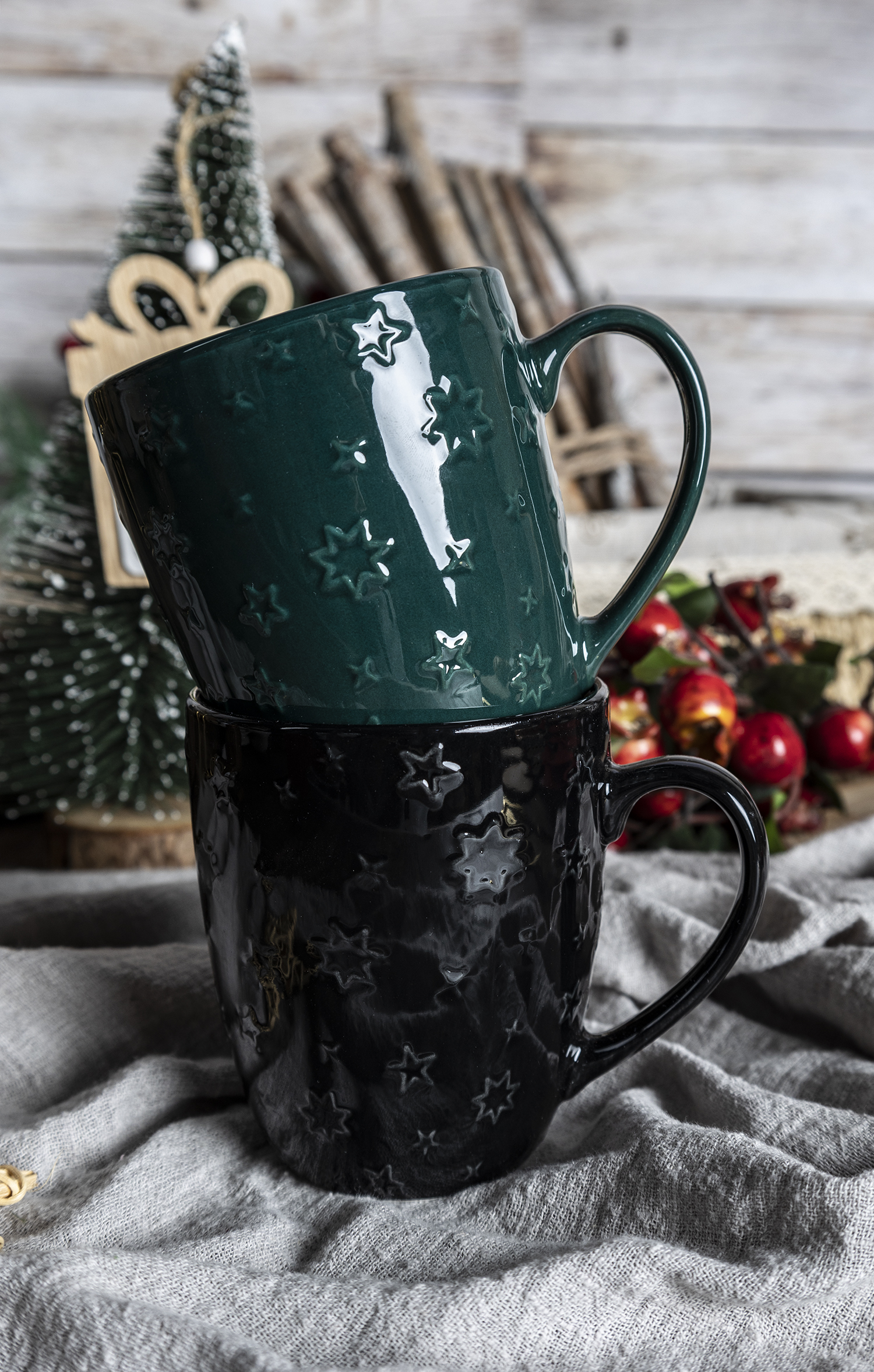 CHANGSHA HAPPY GO  Seasonal Celebration Porcelain Dishware Set – Textured Star Design in Vibrant Holiday Colors |happygodinnerware.com
