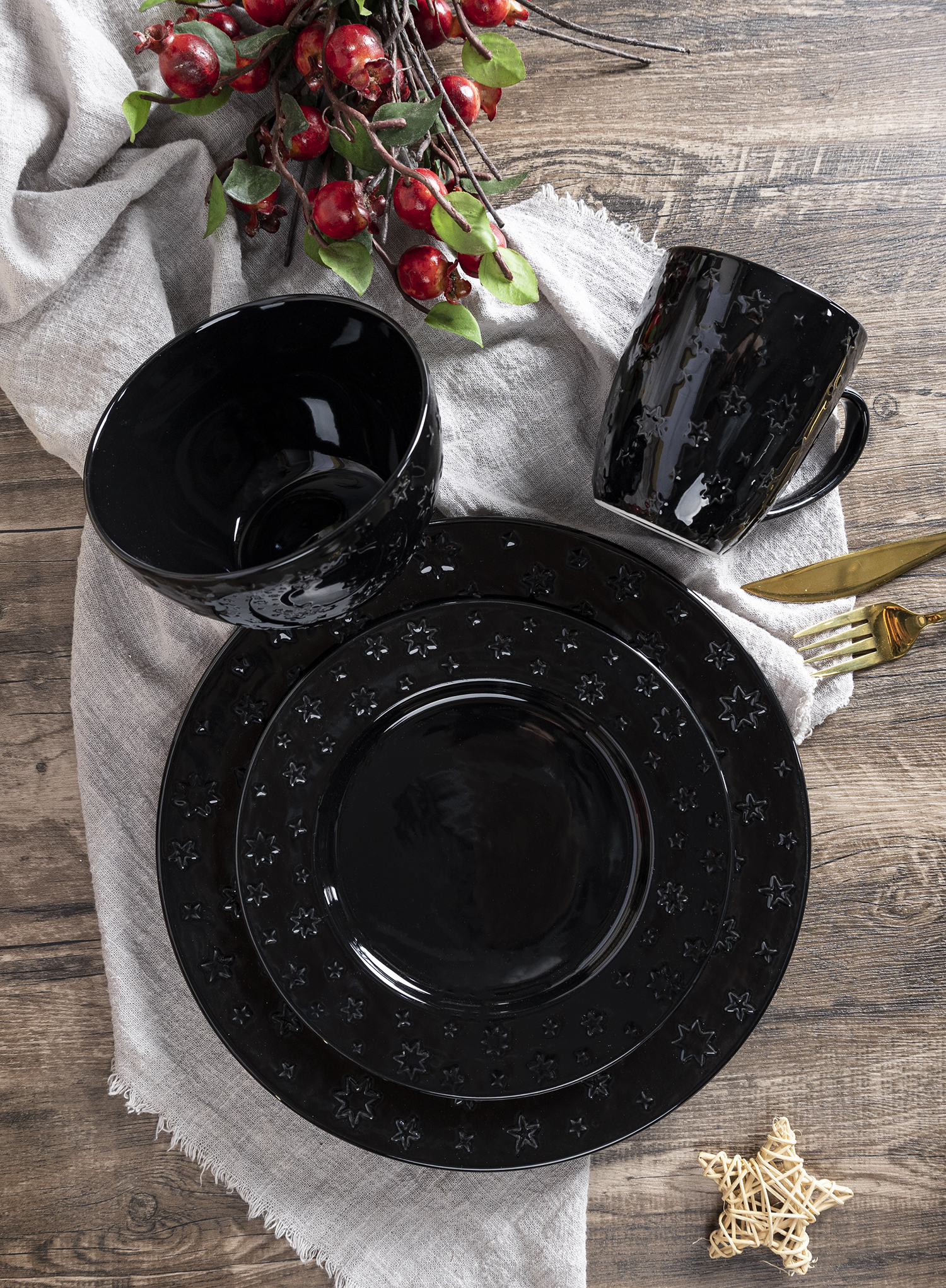 CHANGSHA HAPPY GO  Seasonal Celebration Porcelain Dishware Set – Textured Star Design in Vibrant Holiday Colors |happygodinnerware.com