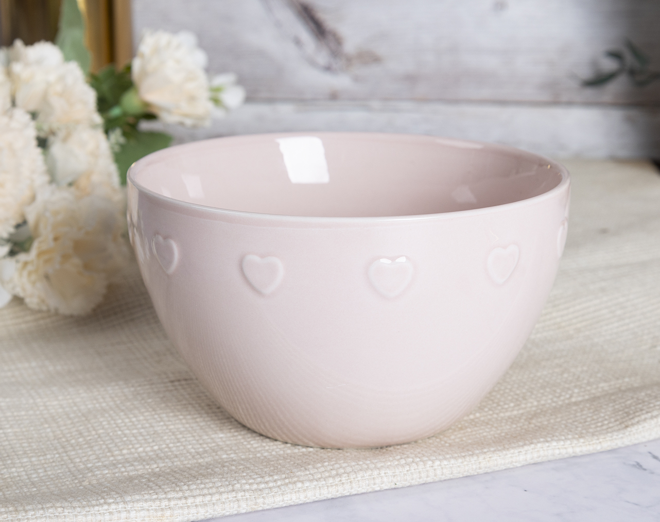 CHANGSHA HAPPY GO  Romantic Embossed Heart White Porcelain Dinner Set in Blush Pink with Glossy Glaze Finish  |happygodinnerware.com