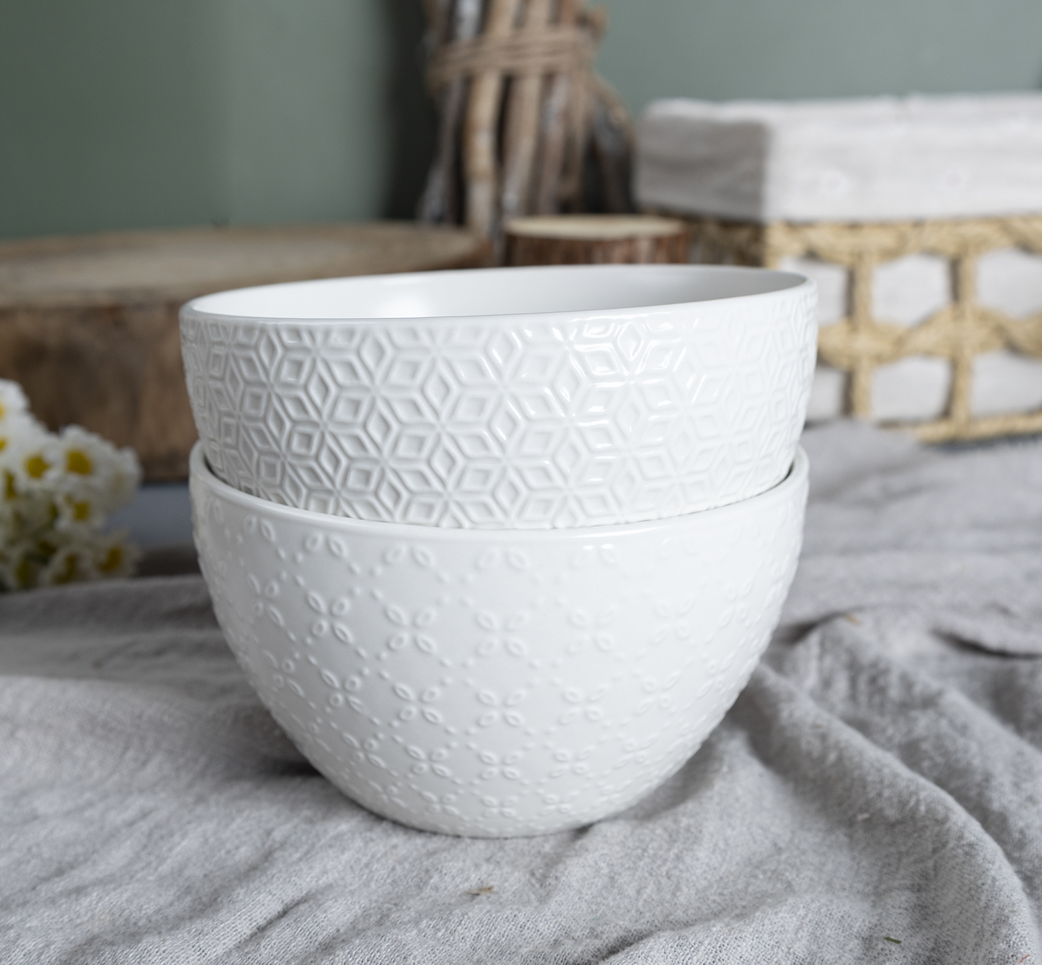 CHANGSHA HAPPY GO Modern Geometric Embossed Porcelain Dinnerware Set – Black and White Contrast Tableware with Textured Patterns |happygodinnerware.com