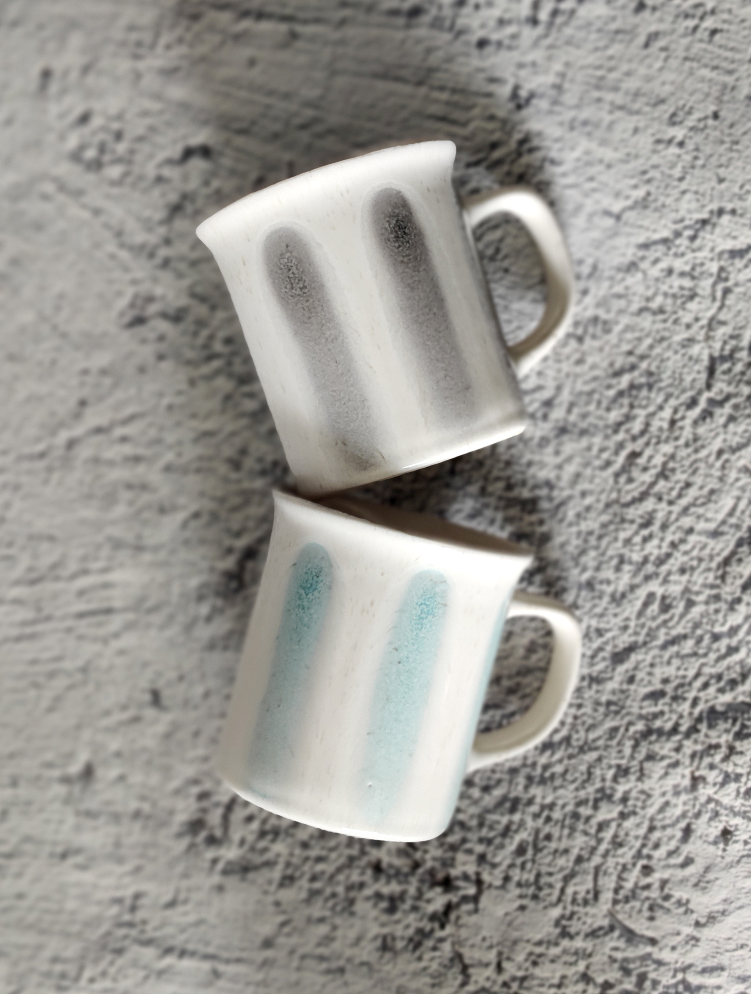 CHANGSHA HAPPY GO Reactive Glaze Stoneware Mug & Bowl Set with Color-Imprinted Vertical Teardrop Pattern | happygodinnerware.com