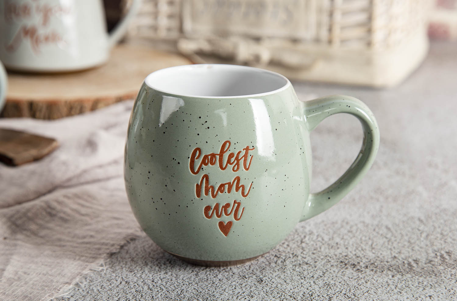 CHANGSHA HAPPY GO Speckled Glossy Glaze Stoneware Mug with Slip Decoration | happygodinnerware.com