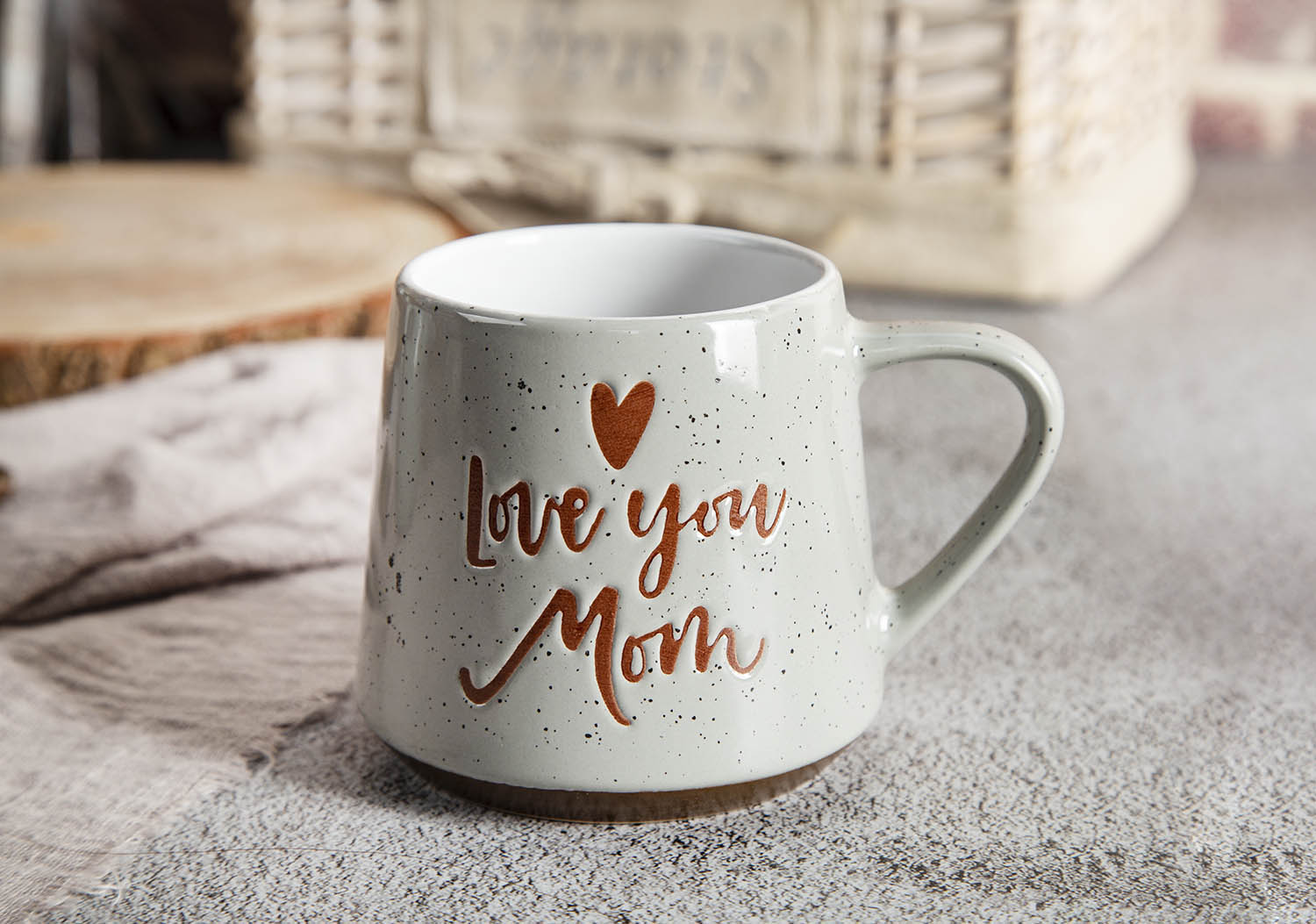 CHANGSHA HAPPY GO Speckled Glossy Glaze Stoneware Mug with Slip Decoration | happygodinnerware.com