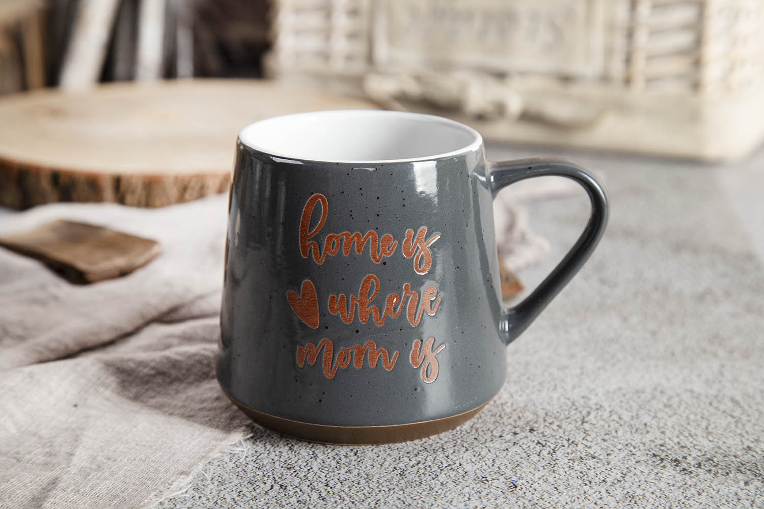 CHANGSHA HAPPY GO Speckled Glossy Glaze Stoneware Mug with Slip Decoration | happygodinnerware.com