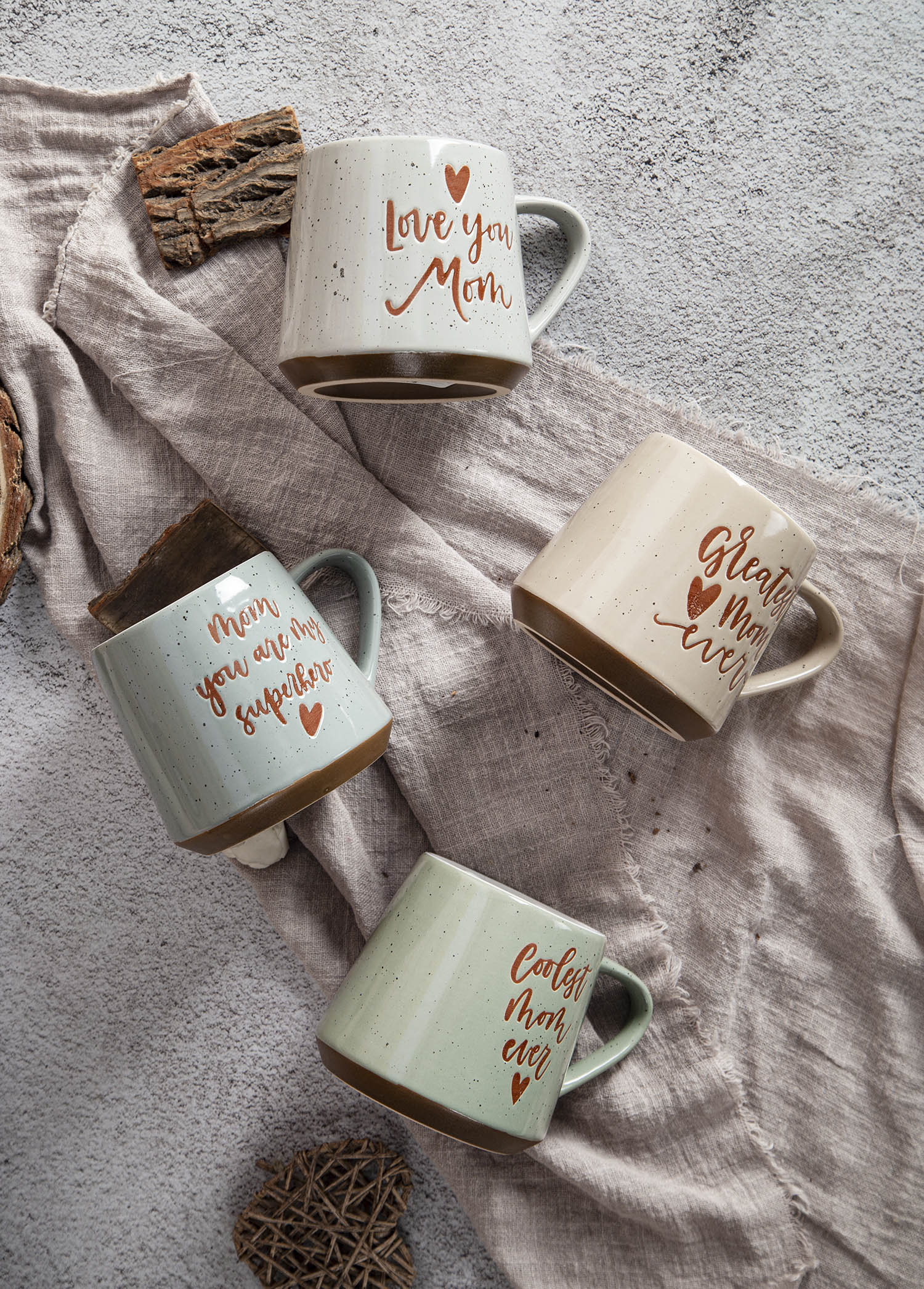 CHANGSHA HAPPY GO Speckled Glossy Glaze Stoneware Mug with Slip Decoration | happygodinnerware.com