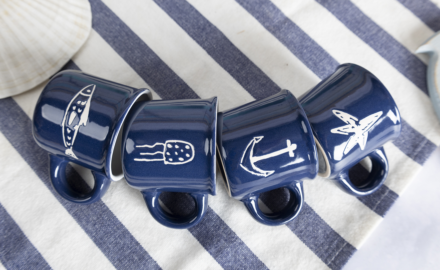 CHANGSHA HAPPY GO  Deep Blue Marine-Themed Stoneware Set – Hand-Drawn Ocean Icons, 16 Pieces |happygodinnerware.com