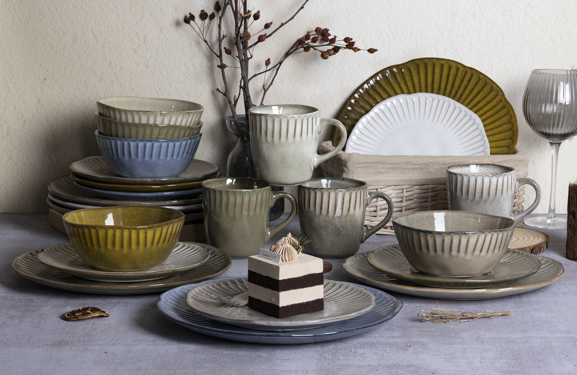CHANGSHA HAPPY GO 16-Piece Irregular Natural Stoneware Dinnerware Set | Embossed Nordic Vintage Style | Reactive Glaze Finish | Home & Hospitality Use|happygodinnerware.com