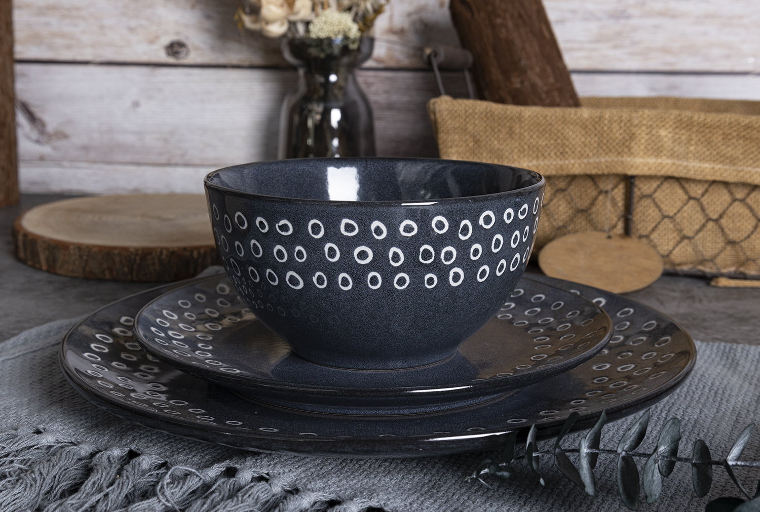 CHANGSHA HAPPY GO Modern Stoneware Dinnerware Set with Hand-Painted Dot Pattern | Blue Grey Table Set with Mugs, Plates & Bowls | Nordic Style for Home & Café|happygodinnerware.com