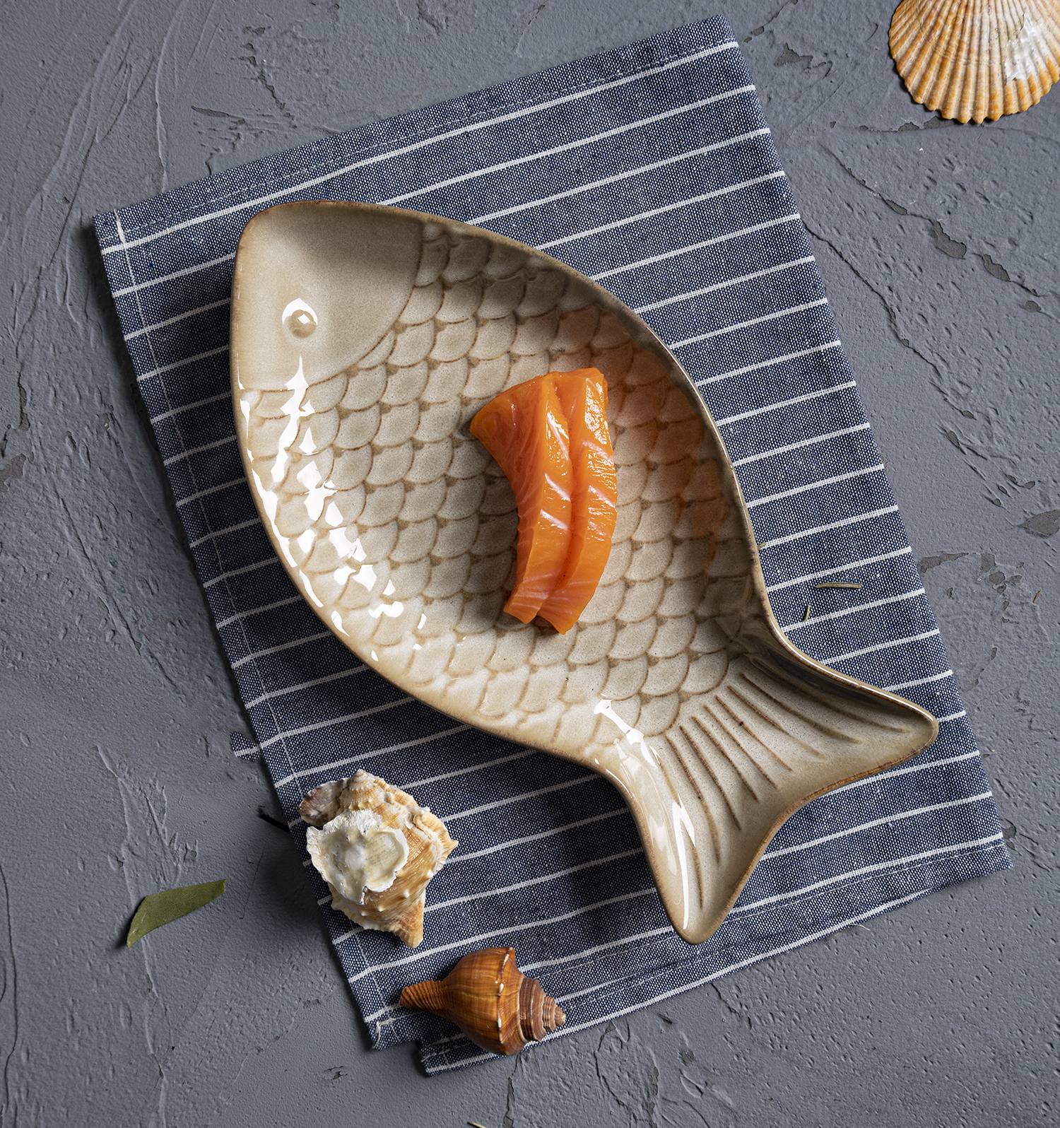 CHANGSHA HAPPY GO Ocean-Themed Stoneware Tableware Set | Fish Plates, Star Dishes & Nautical Relief Bowls | Rustic Coastal Glazed Dinnerware for Beach House & Restaurant|happygodinnerware.com