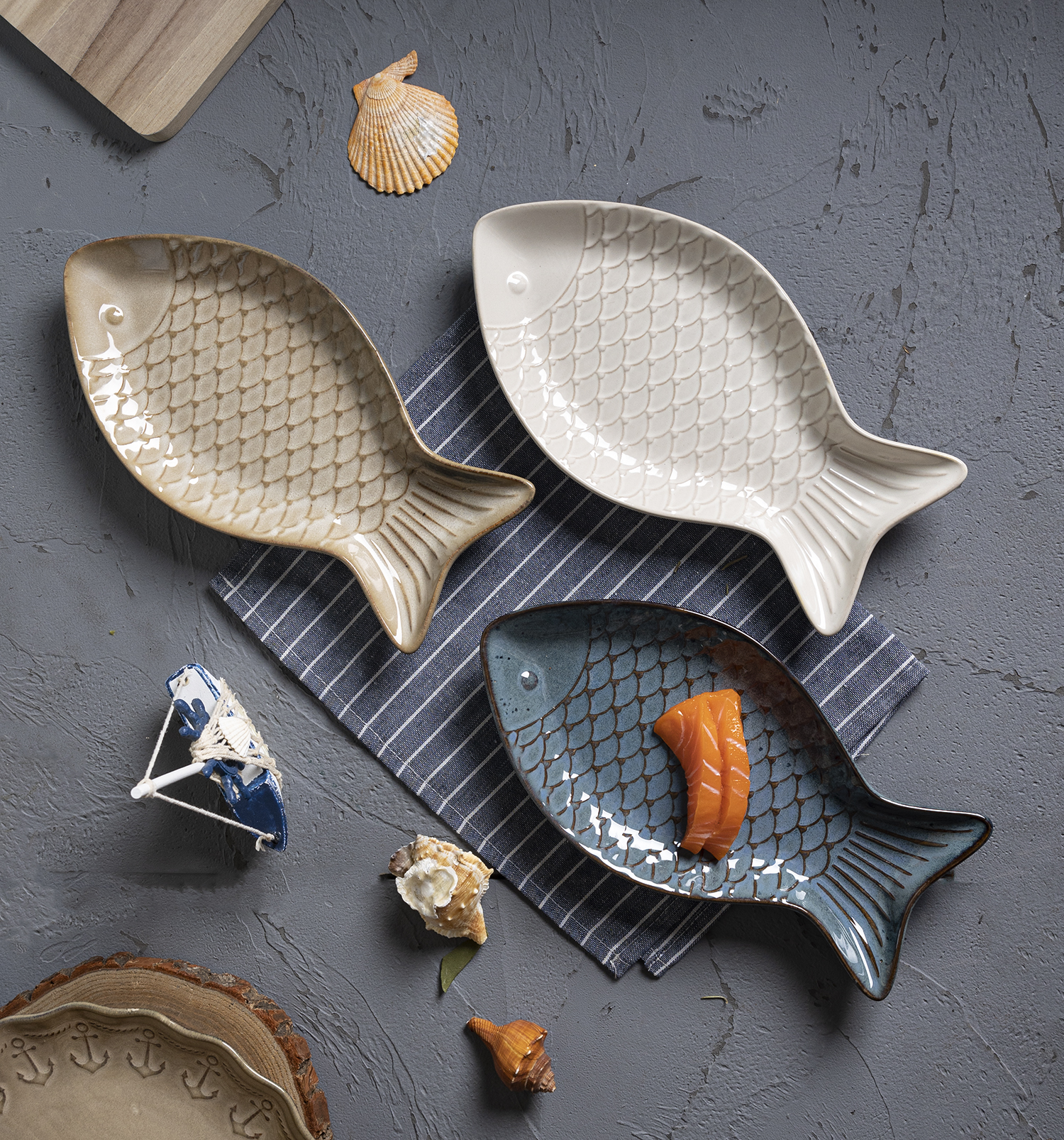 CHANGSHA HAPPY GO Ocean-Themed Stoneware Tableware Set | Fish Plates, Star Dishes & Nautical Relief Bowls | Rustic Coastal Glazed Dinnerware for Beach House & Restaurant|happygodinnerware.com