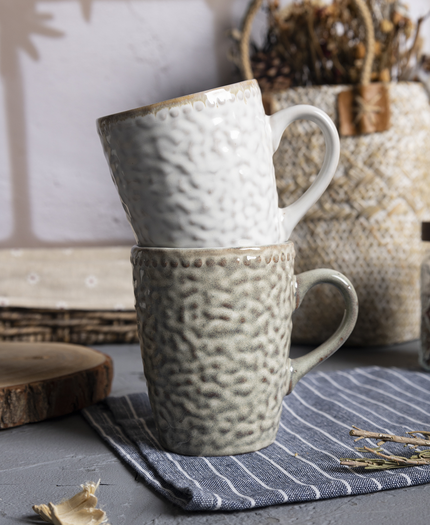 CHANGSHA HAPPY GO Hammered Reactive Glaze Stoneware Dinnerware Set | Rustic Textured Ceramic Plates, Bowls & Mugs for Home, Café & Gift|happygodinnerware.com