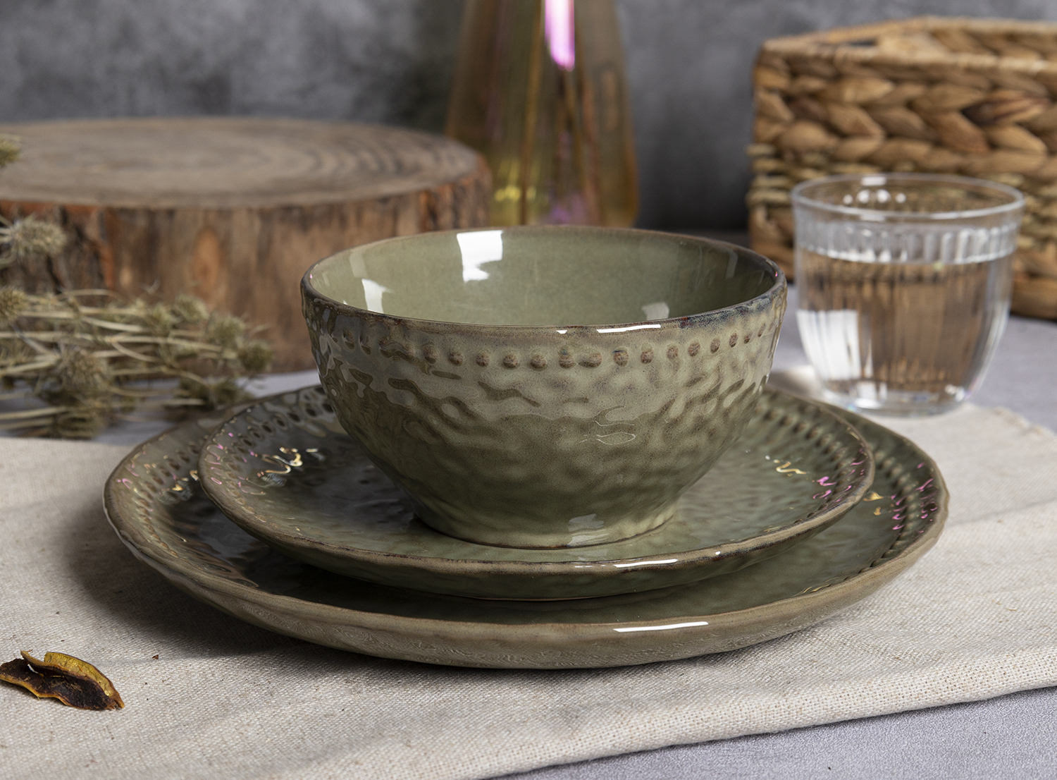 CHANGSHA HAPPY GO Multi-Colored Hammered Texture Stoneware Dinnerware Set | Reactive Glaze Rustic Finish | Plates, Bowls & Mugs for Home & Café Use|happygodinnerware.com