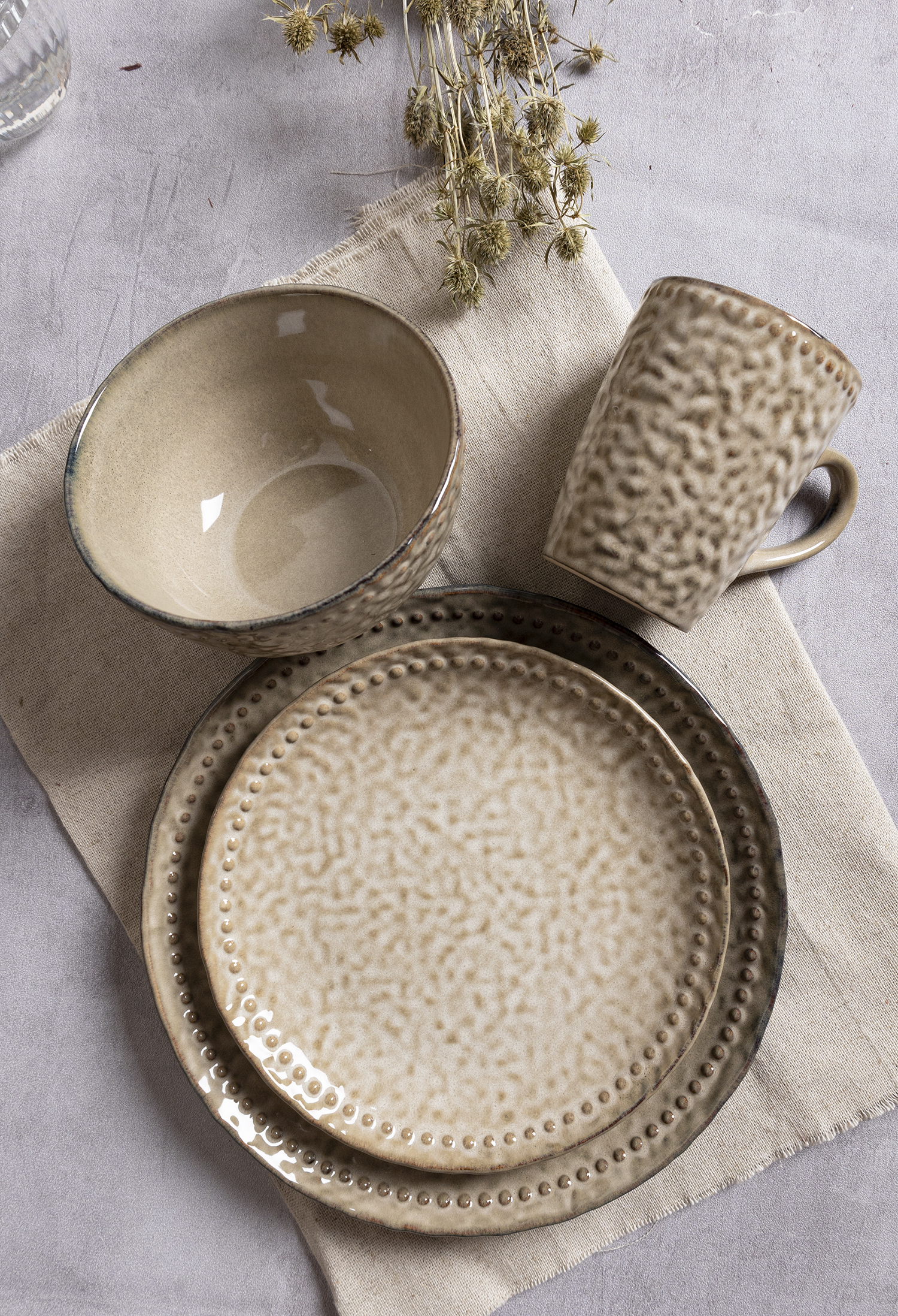 CHANGSHA HAPPY GO Multi-Colored Hammered Texture Stoneware Dinnerware Set | Reactive Glaze Rustic Finish | Plates, Bowls & Mugs for Home & Café Use|happygodinnerware.com