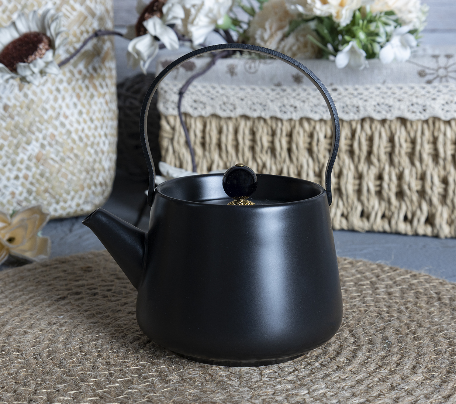 CHANGSHA HAPPY GO Matte Black Glazed New Bone China Tea Set with White Inner Glaze and Gold Accents  |happygodinnerware.com