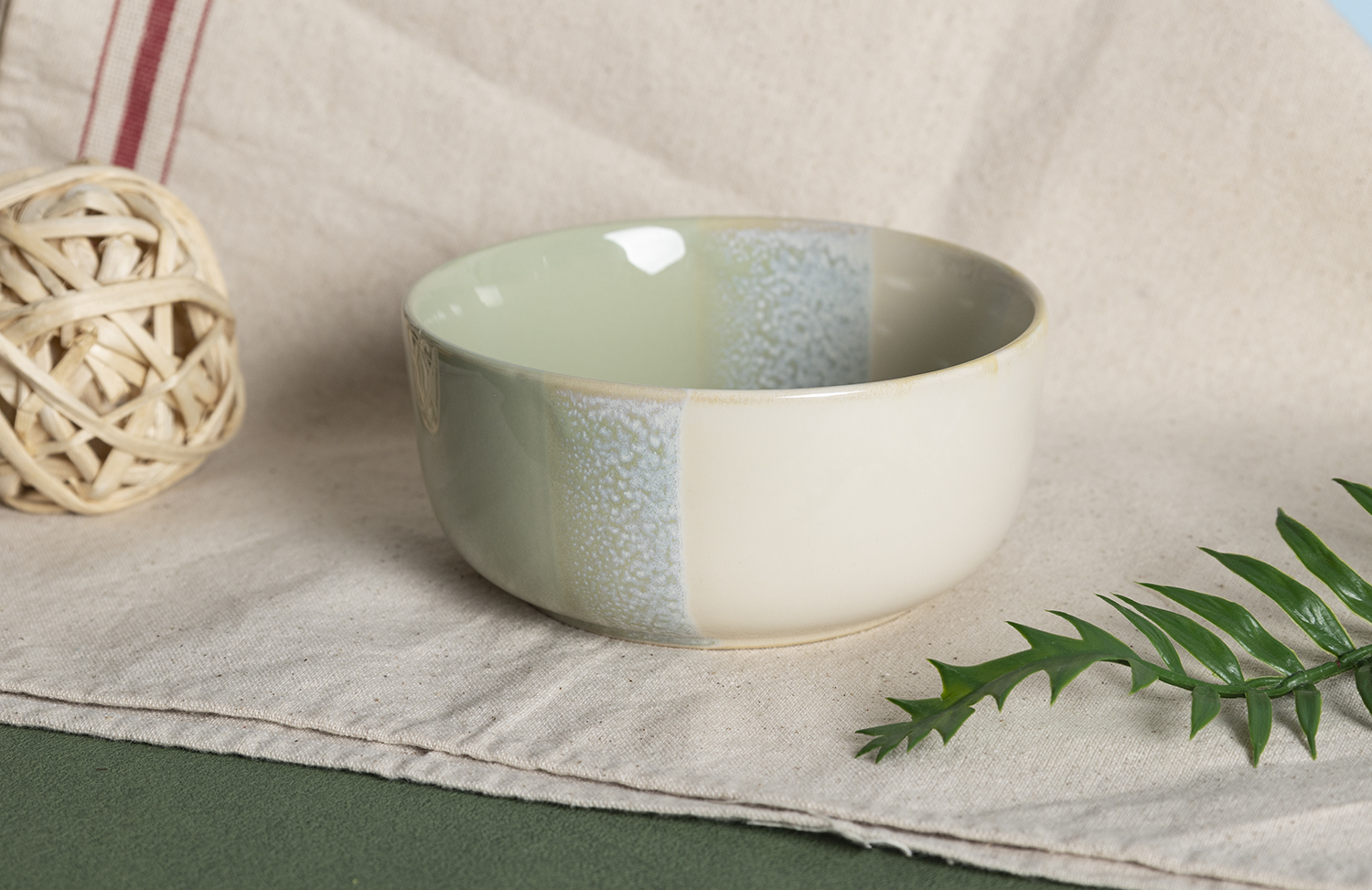 CHANGSHA HAPPY GO  Triple-Color Block Reactive Glaze Stoneware Dinner Set with Unique Layered Design |Dopamine Series Ceramics  |happygodinnerware.com