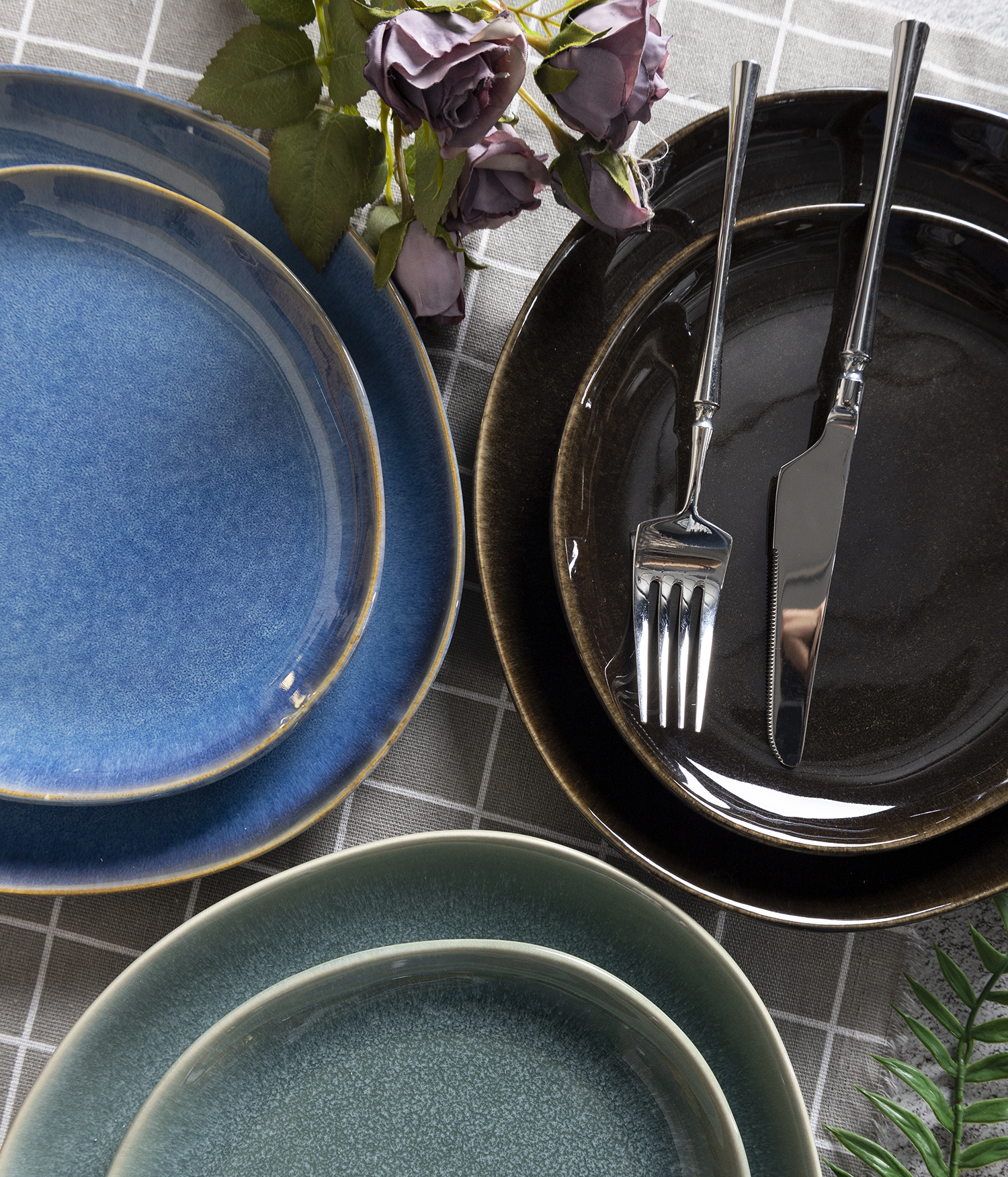 CHANGSHA HAPPY GO  Gray-Green and Beige Reactive Glaze Stoneware Dinner Set with Smooth Finish  |happygodinnerware.com