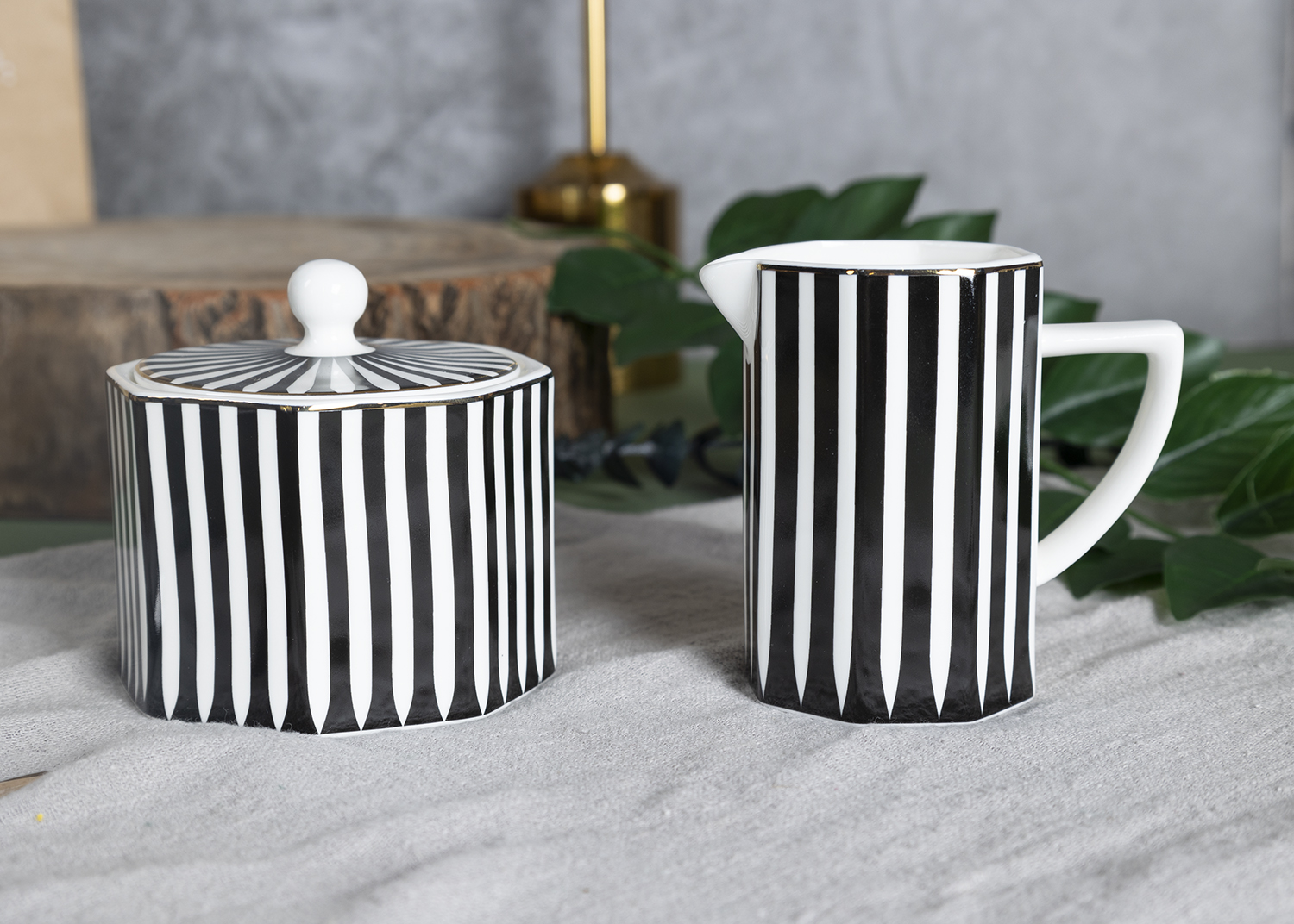CHANGSHA HAPPY GO Black and White Stripe Bone China Dinnerware Set with Vertical Rim – Bold Contrast Table Set |happygodinnerware.com