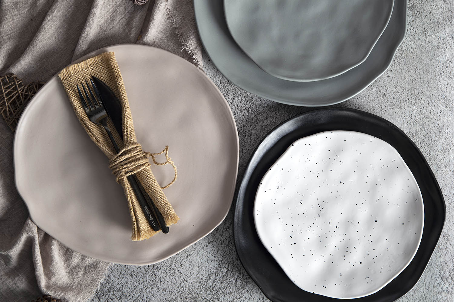 CHANGSHA HAPPY GO Matte Irregular Shape Embossed Color Glaze Set |happygodinnerware.com