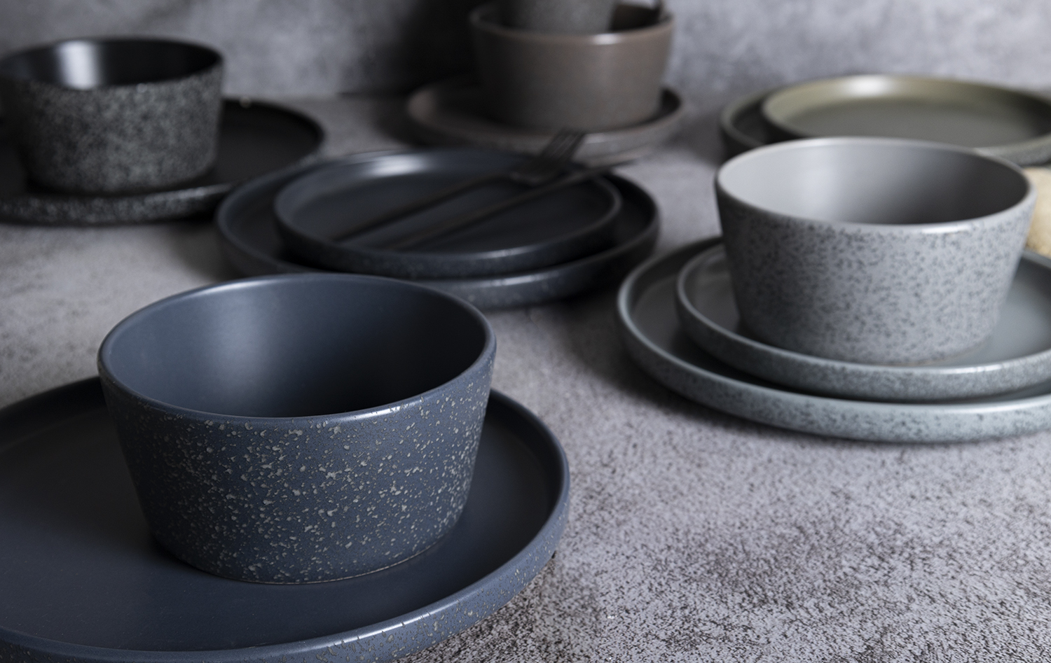 CHANGSHA HAPPY GO Speckled Matte Glazed Stoneware | happygodinnerware.com