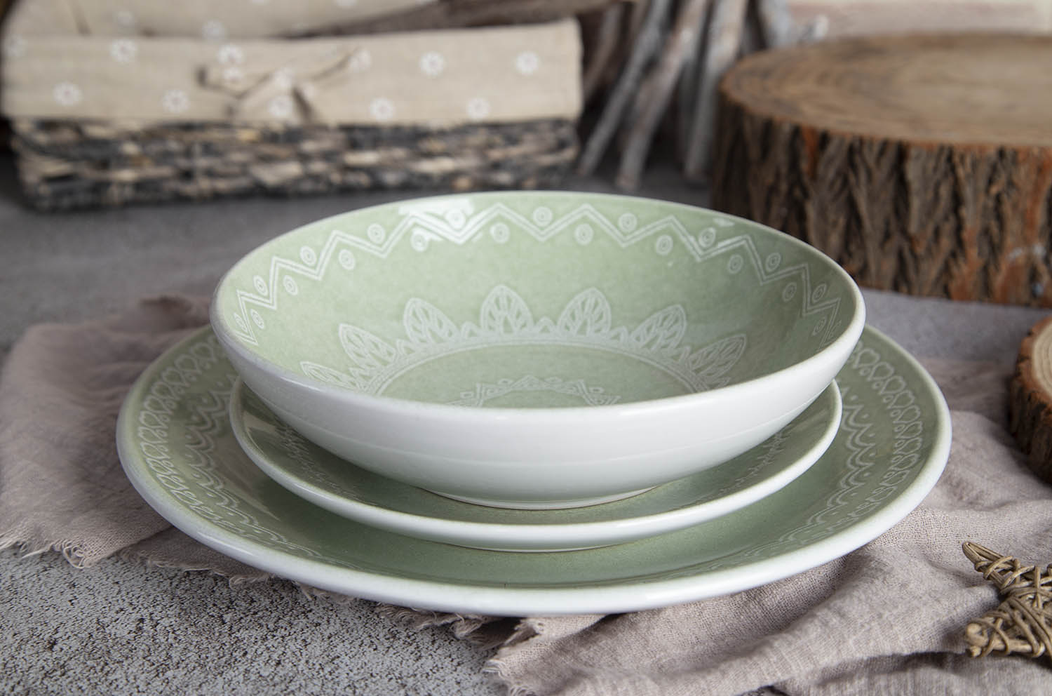 CHANGSHA HAPPY GO Embossed Colored Glaze Ceramic Collection | happygodinnerware.com