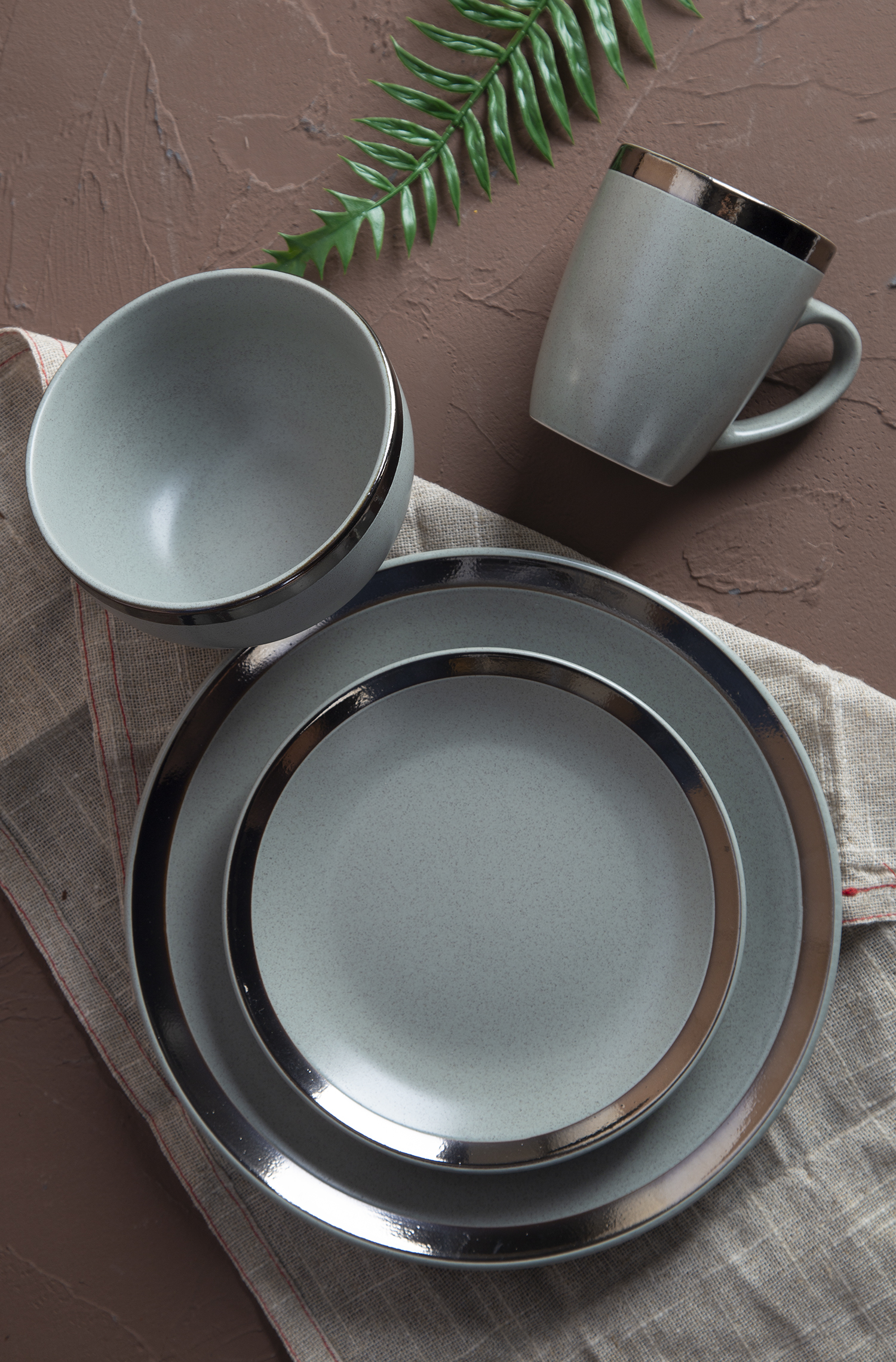 CHANGSHA HAPPY GO Wide Metallic Rim Ceramic Collection | happygodinnerware.com
