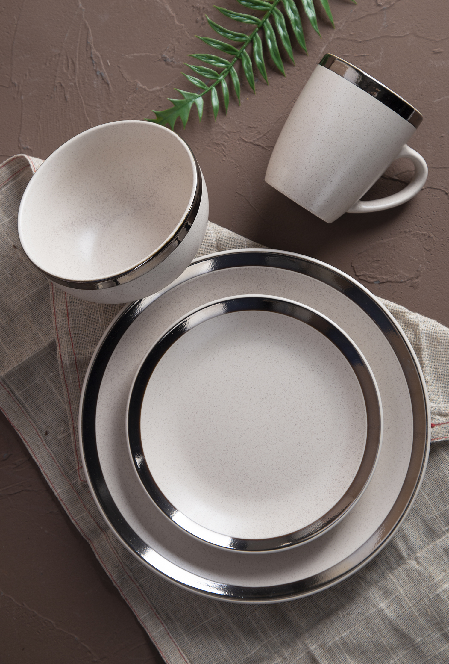 CHANGSHA HAPPY GO Wide Metallic Rim Ceramic Collection | happygodinnerware.com
