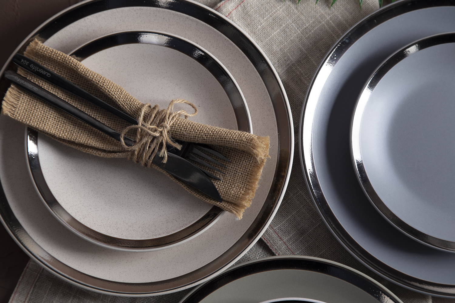 CHANGSHA HAPPY GO Wide Metallic Rim Ceramic Collection | happygodinnerware.com