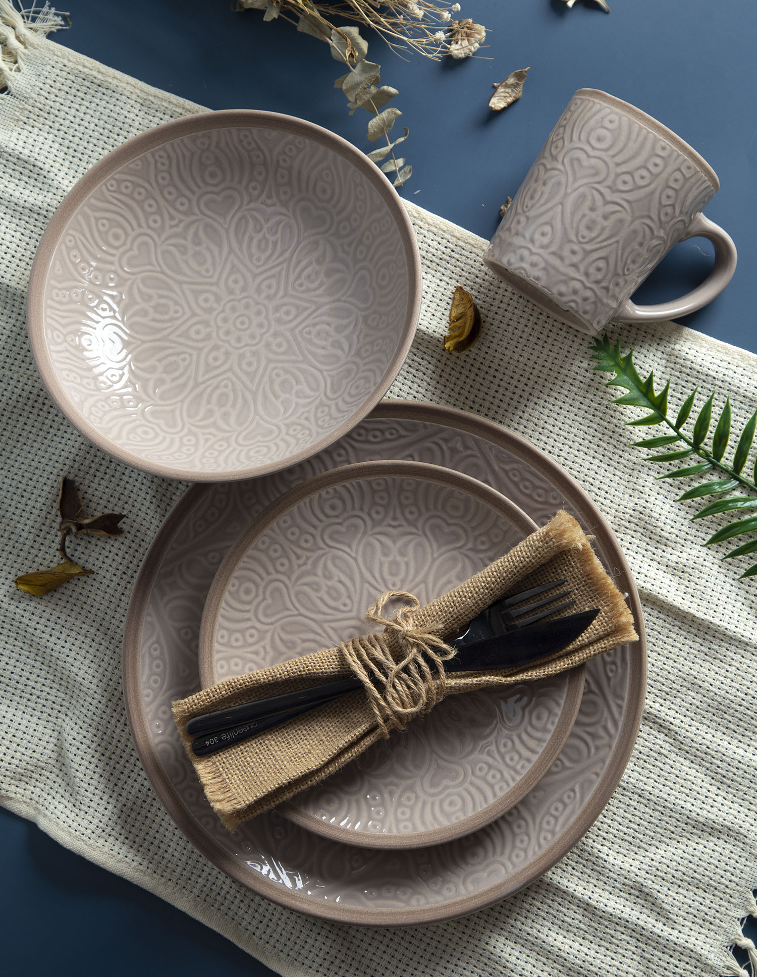 CHANGSHA HAPPY GO Embossed Colored Glaze Ceramic Collection | happygodinnerware.com