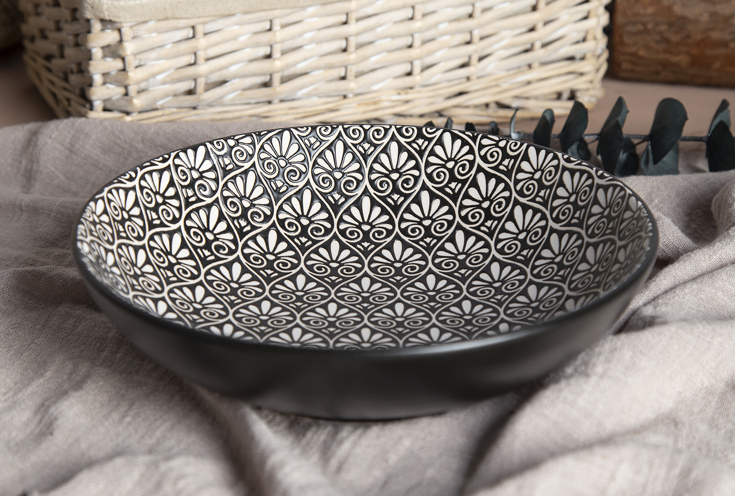 CHANGSHA HAPPY GO Gothic Fleur Embossed Reactive-Glaze Stoneware Bowl | Matte Black Exterior & White Relief | happygoceramics.com