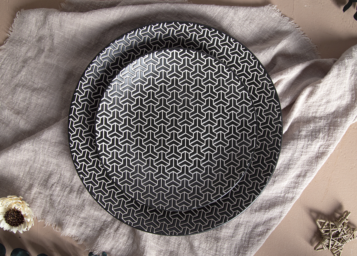 CHANGSHA HAPPY GO Gothic Fleur Embossed Reactive-Glaze Stoneware Bowl | Matte Black Exterior & White Relief | happygoceramics.com