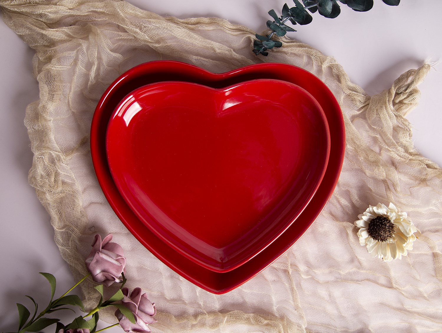 CHANGSHA HAPPY GO Hearthside Heart Embossed-Relief Reactive-Glaze Stoneware Platter | Valentine Scarlet & Ivory |Dopamine Series Ceramics|happygodinnerware.com