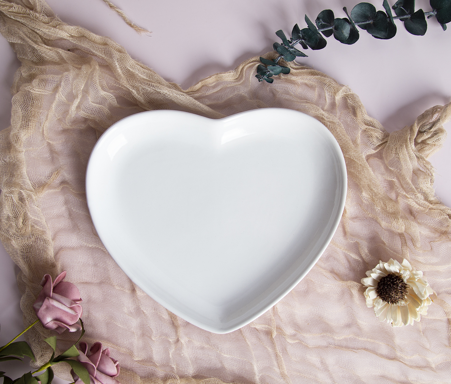 CHANGSHA HAPPY GO Hearthside Heart Embossed-Relief Reactive-Glaze Stoneware Platter | Valentine Scarlet & Ivory |Dopamine Series Ceramics|happygodinnerware.com